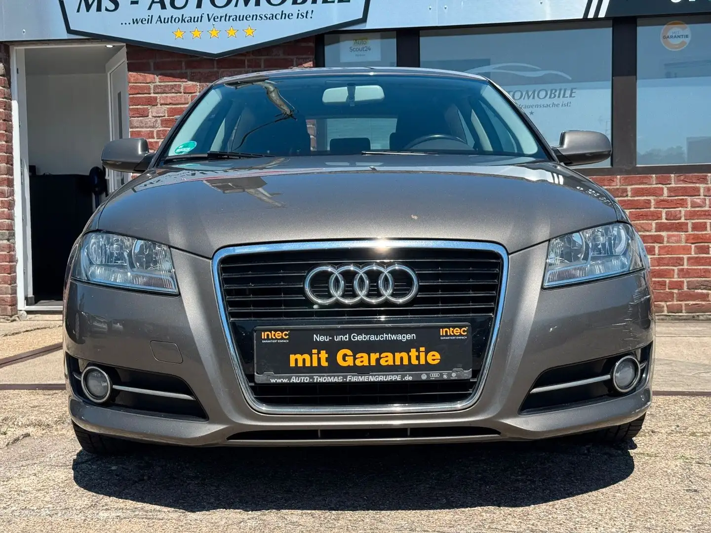 Audi A3 1.4 TFSI Attraction*1HAND*TÜV NEU*GARANTIE Grau - 2
