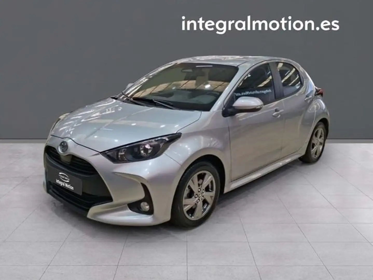Toyota Yaris 120H 1.5 Active Plus Gris - 1