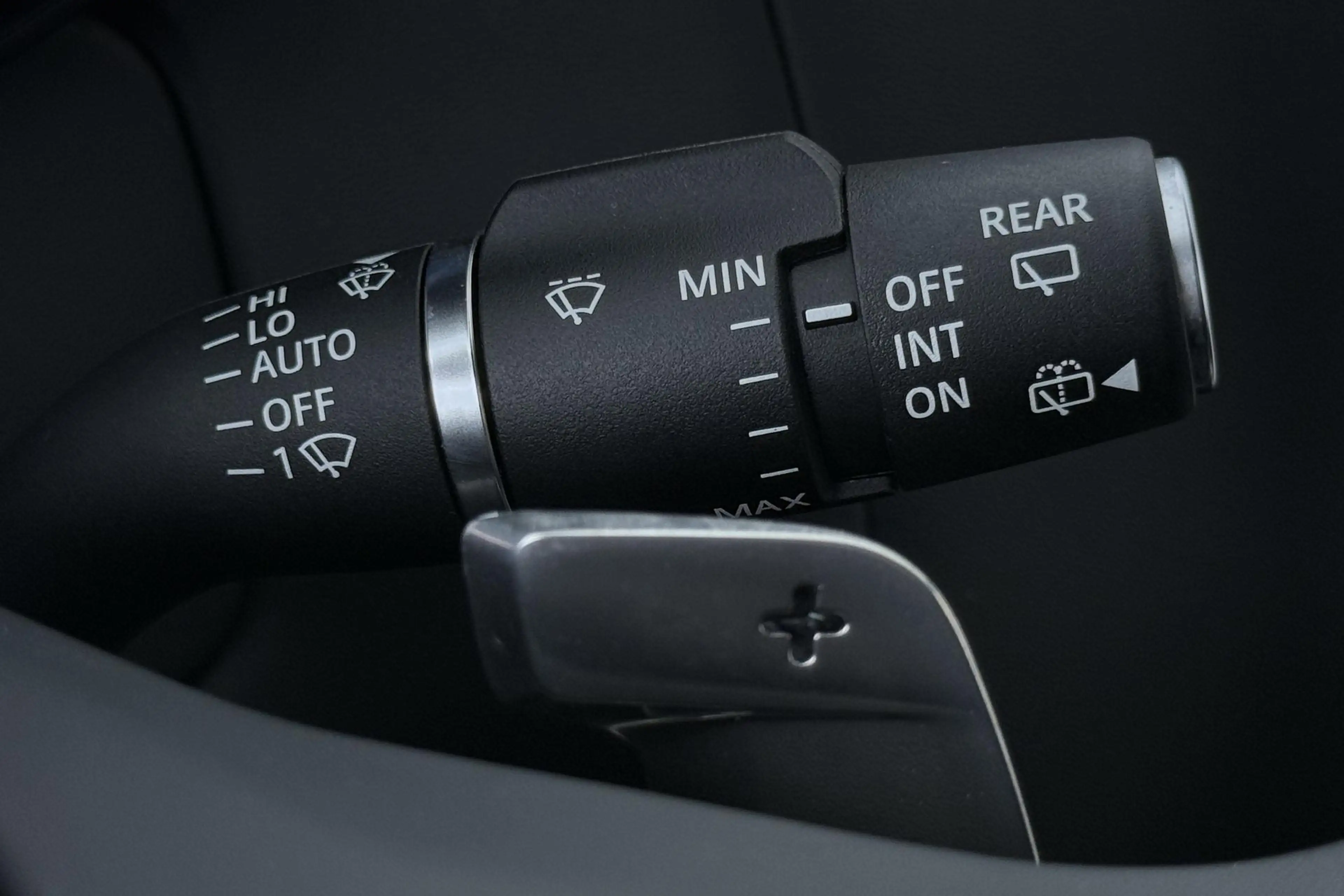 Land Rover Range Rover 3.0 P550e Autobiography | Rear Seat Entertainment — photo 45