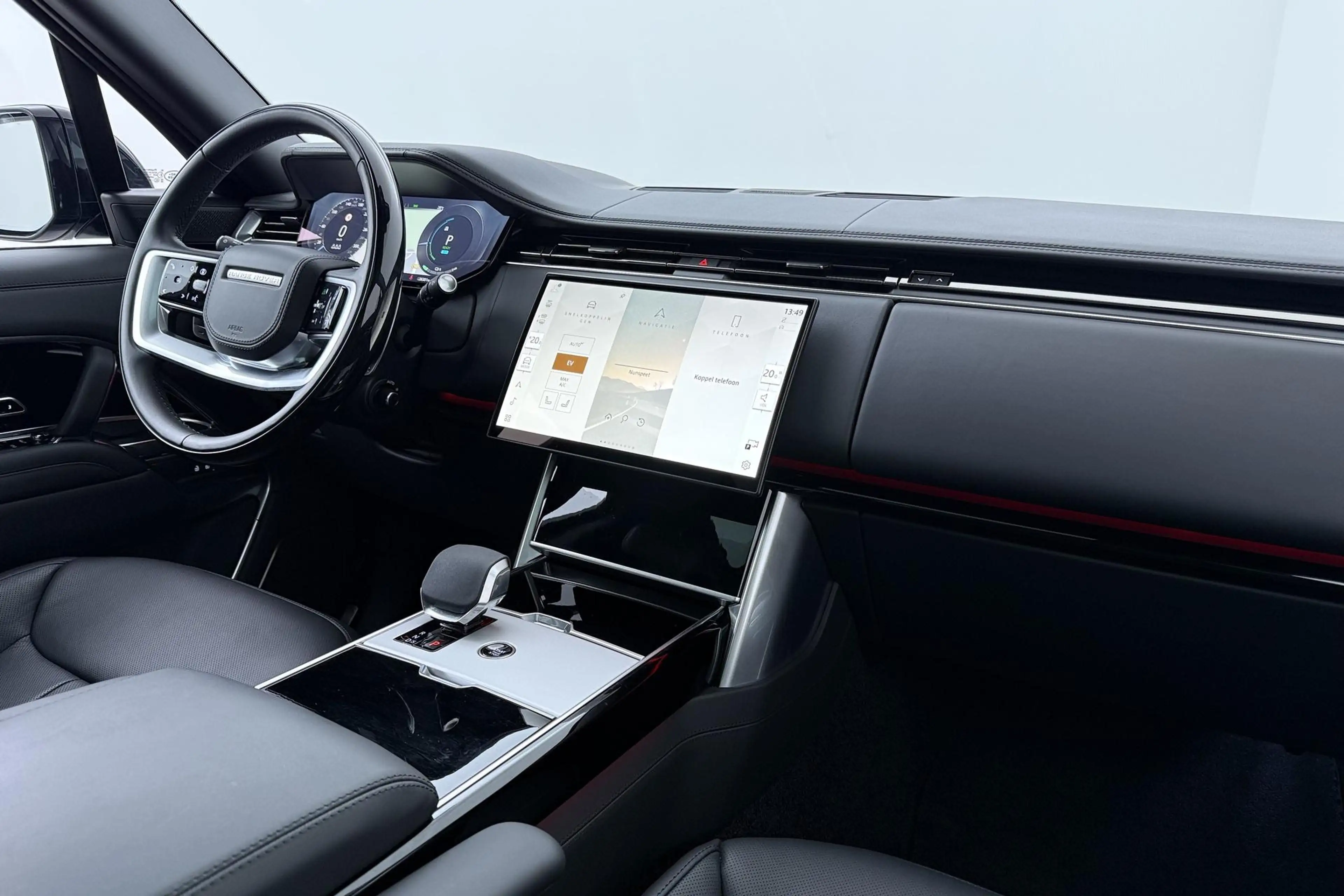 Land Rover Range Rover 3.0 P550e Autobiography | Rear Seat Entertainment — photo 17