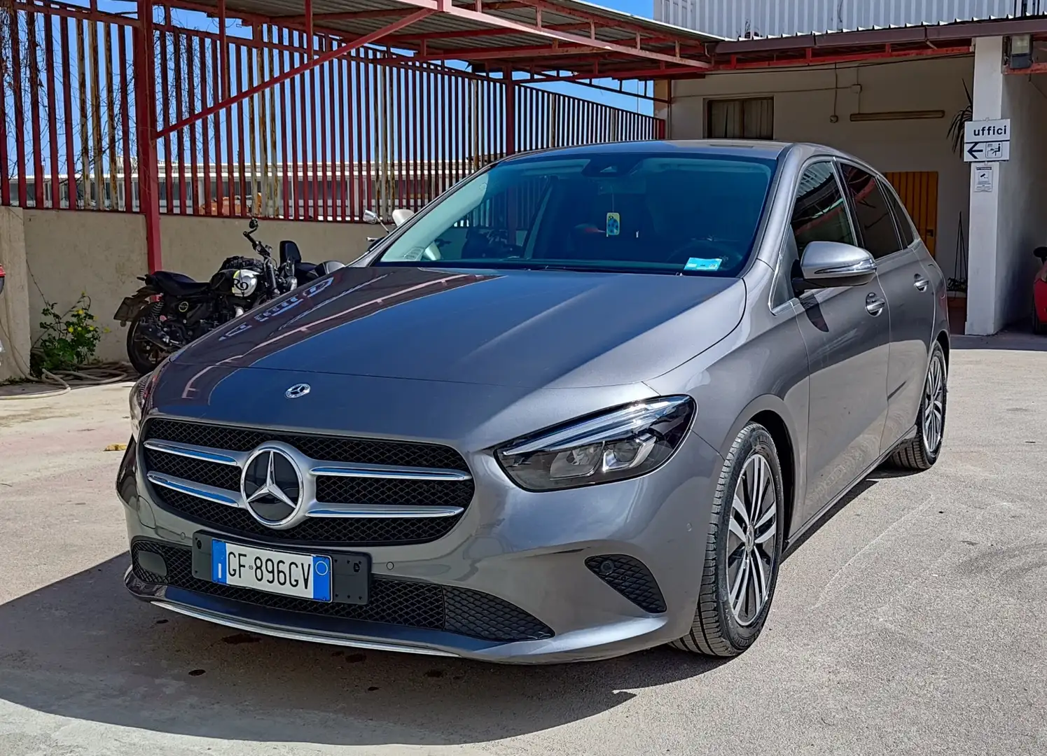 Mercedes-Benz B 180 d Business Extra auto - 1