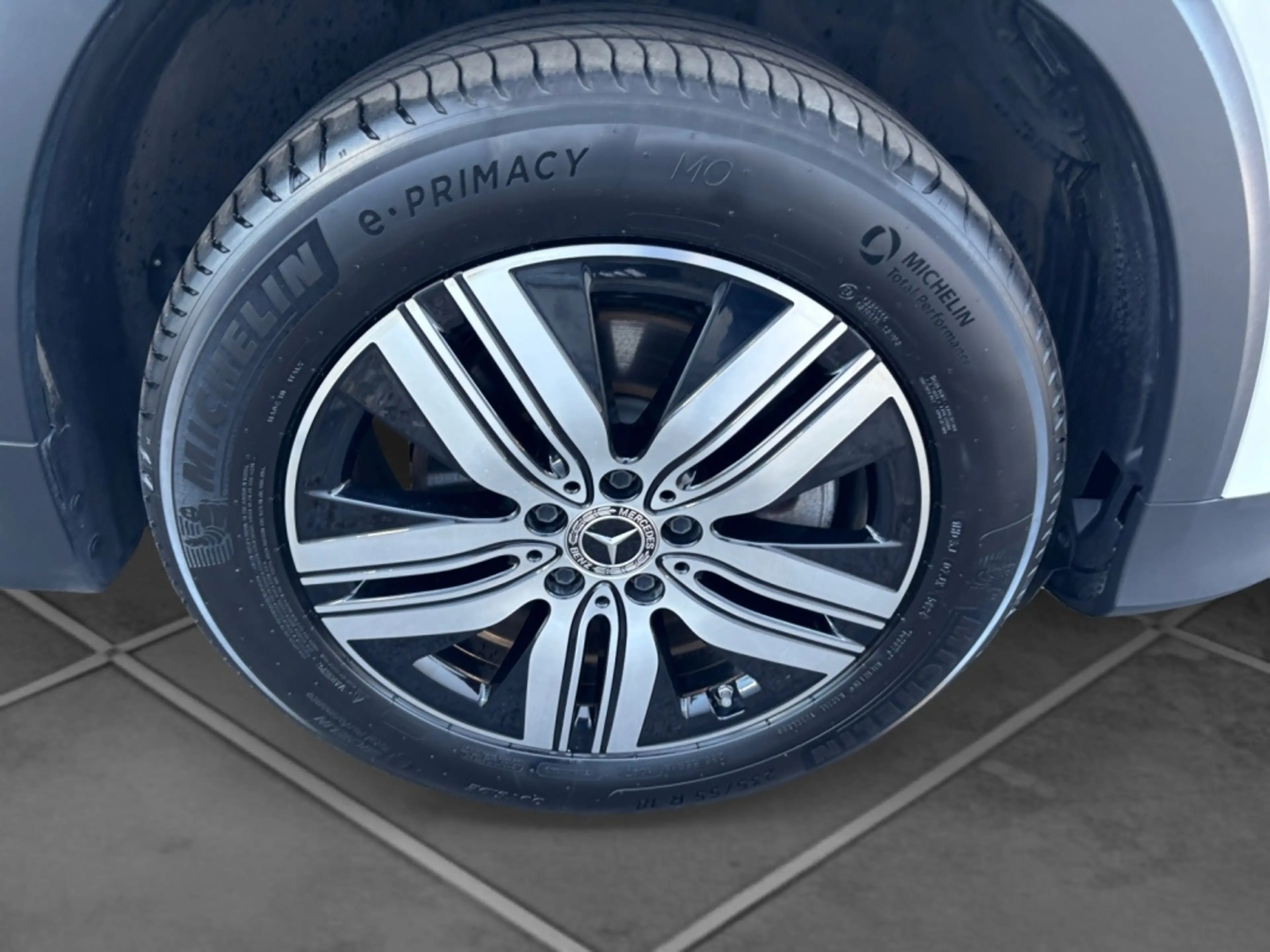 Mercedes-Benz EQB 250 + Night*Electric Art*LED*Distronic*AHK* — photo 6