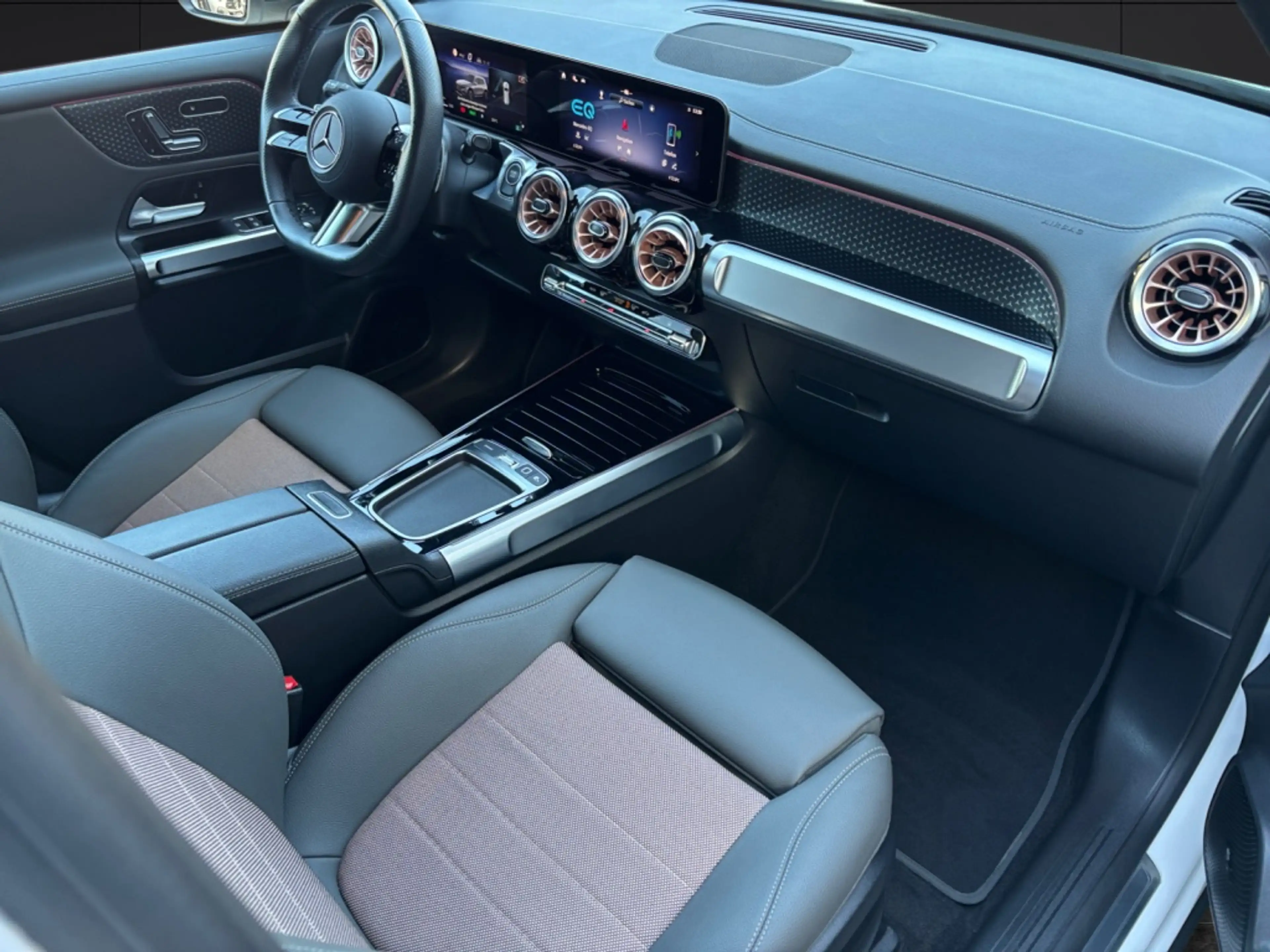 Mercedes-Benz EQB 250 + Night*Electric Art*LED*Distronic*AHK* — photo 7