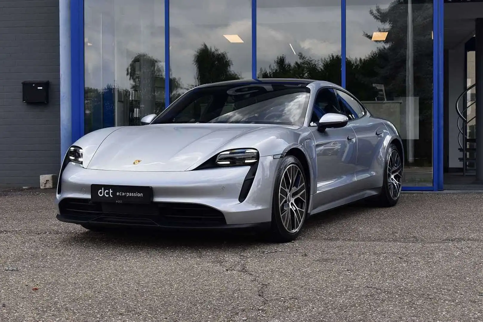 Porsche Taycan Perf. Battery BOSE Pano 14-way Air Suspension Argent - 1