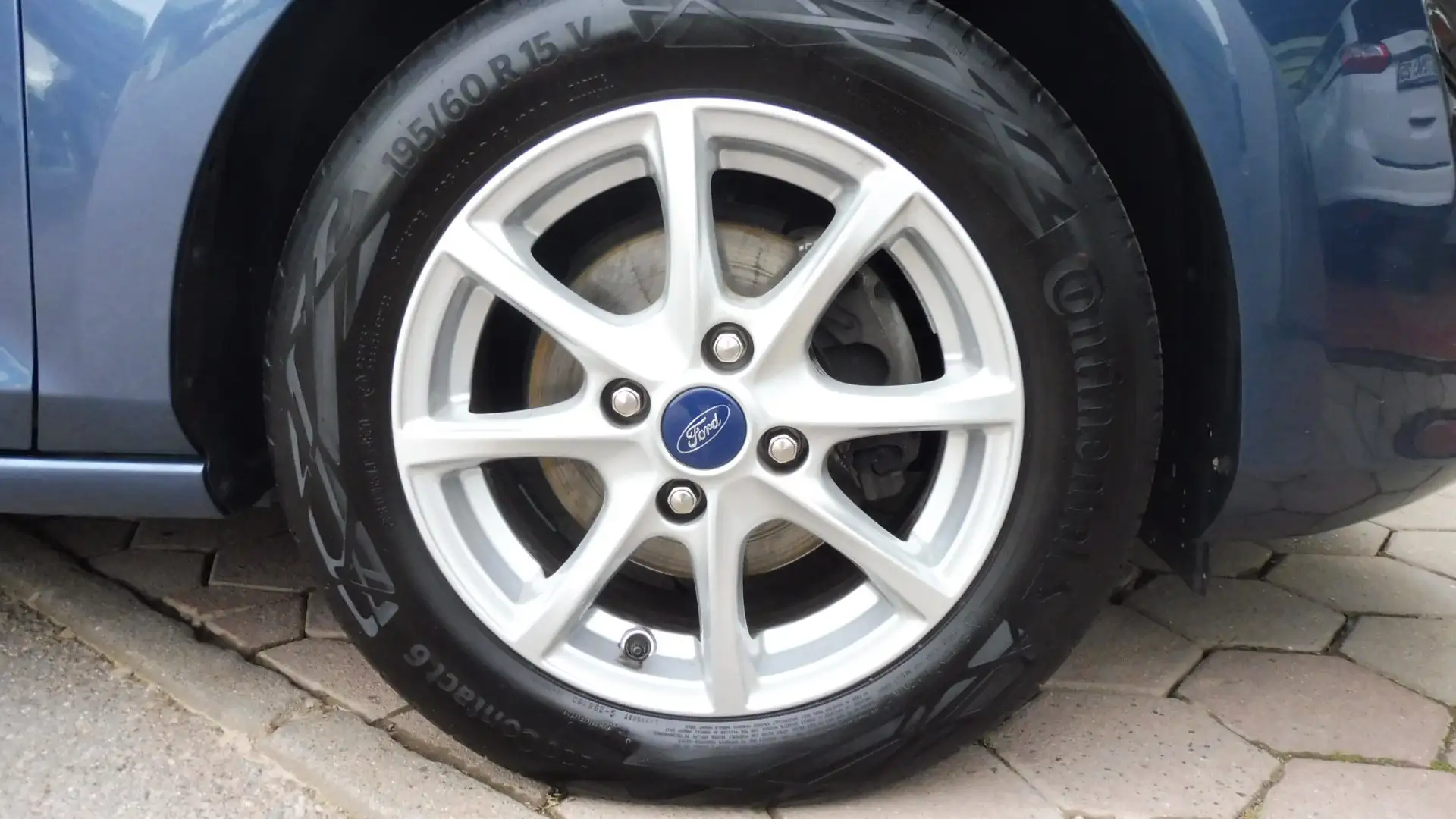 Ford Fiesta Titanium 5-türig Blau - 2