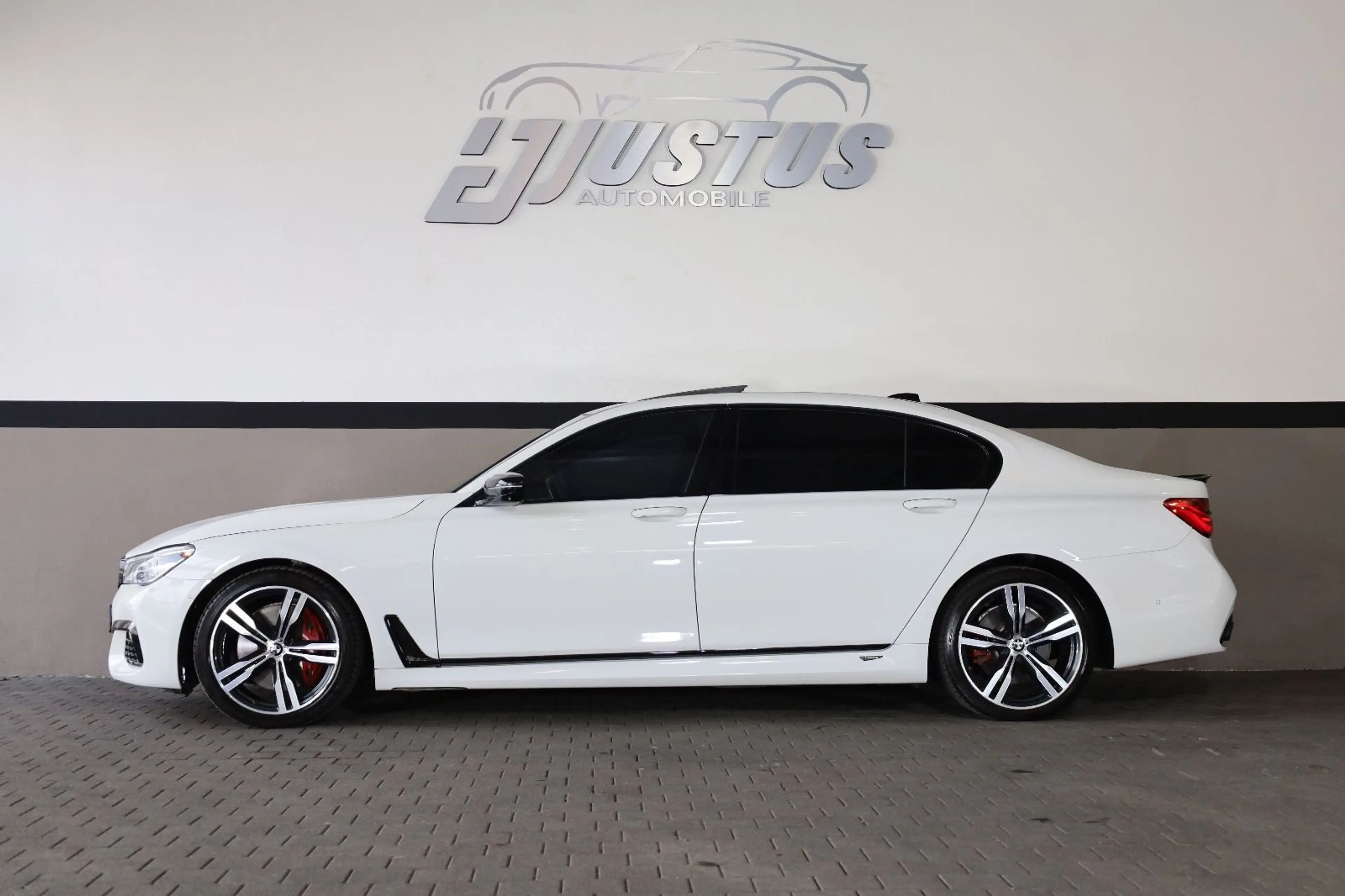 BMW 750 Li/M/360*/HUD/MASSAGE/SKYLOUNGE/B&W/PANO/R20 — photo 3