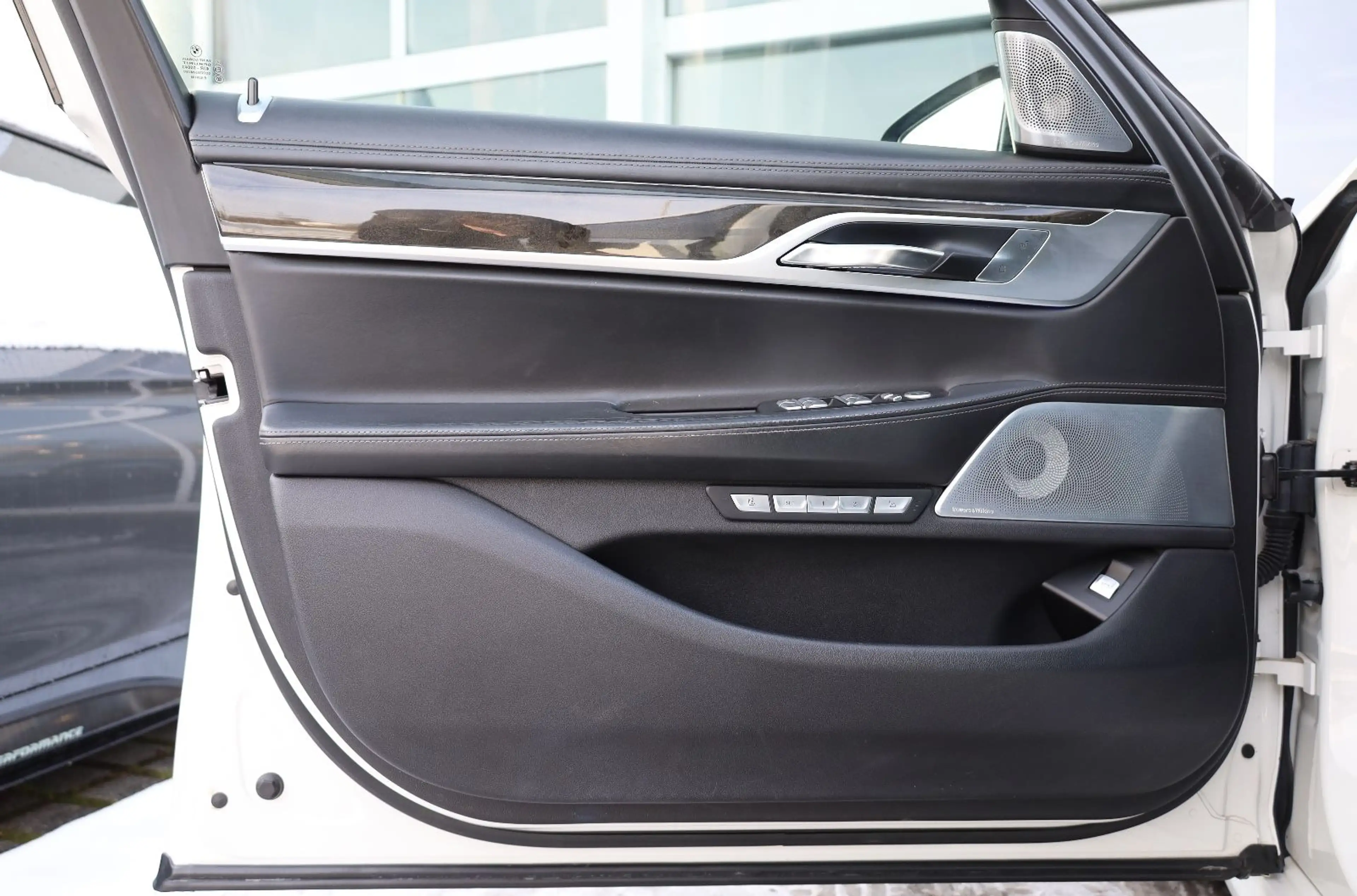 BMW 750 Li/M/360*/HUD/MASSAGE/SKYLOUNGE/B&W/PANO/R20 — photo 9