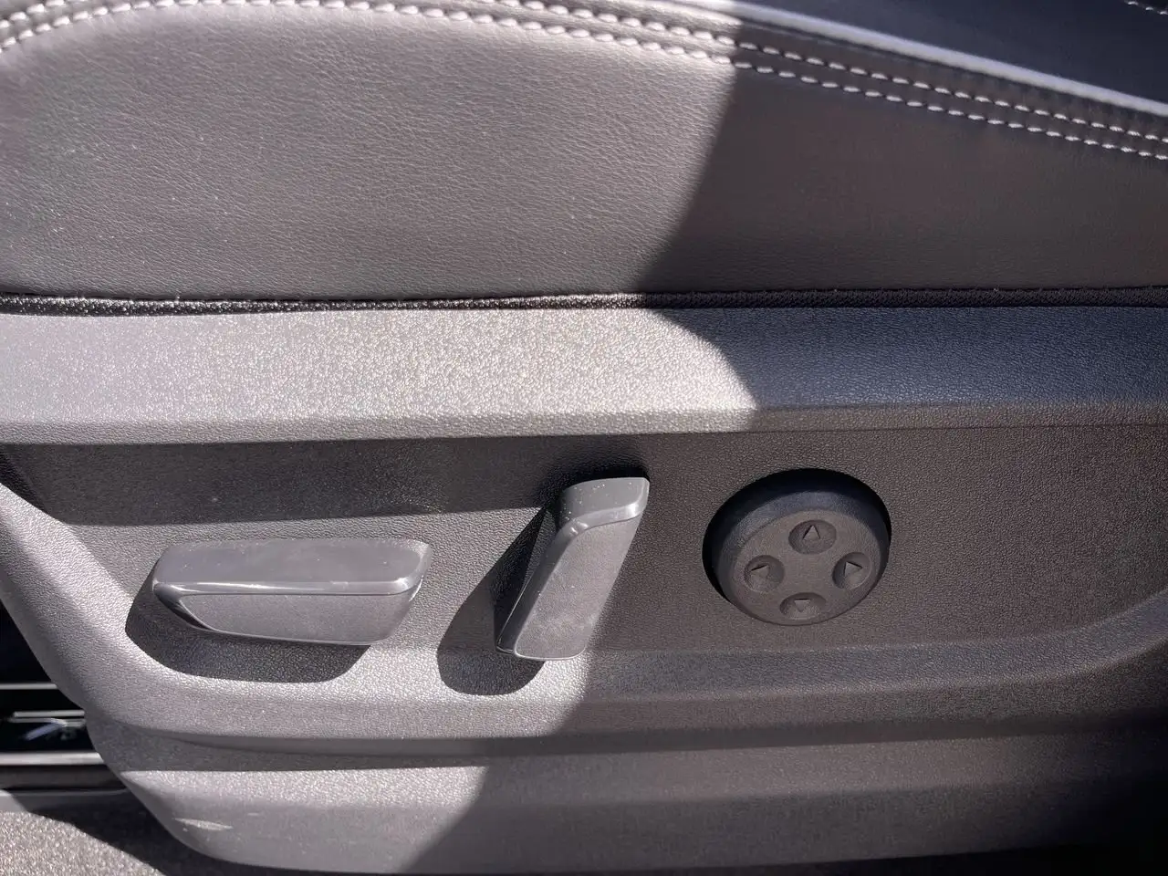 Infiniti QX80 снимка Infiniti QX80