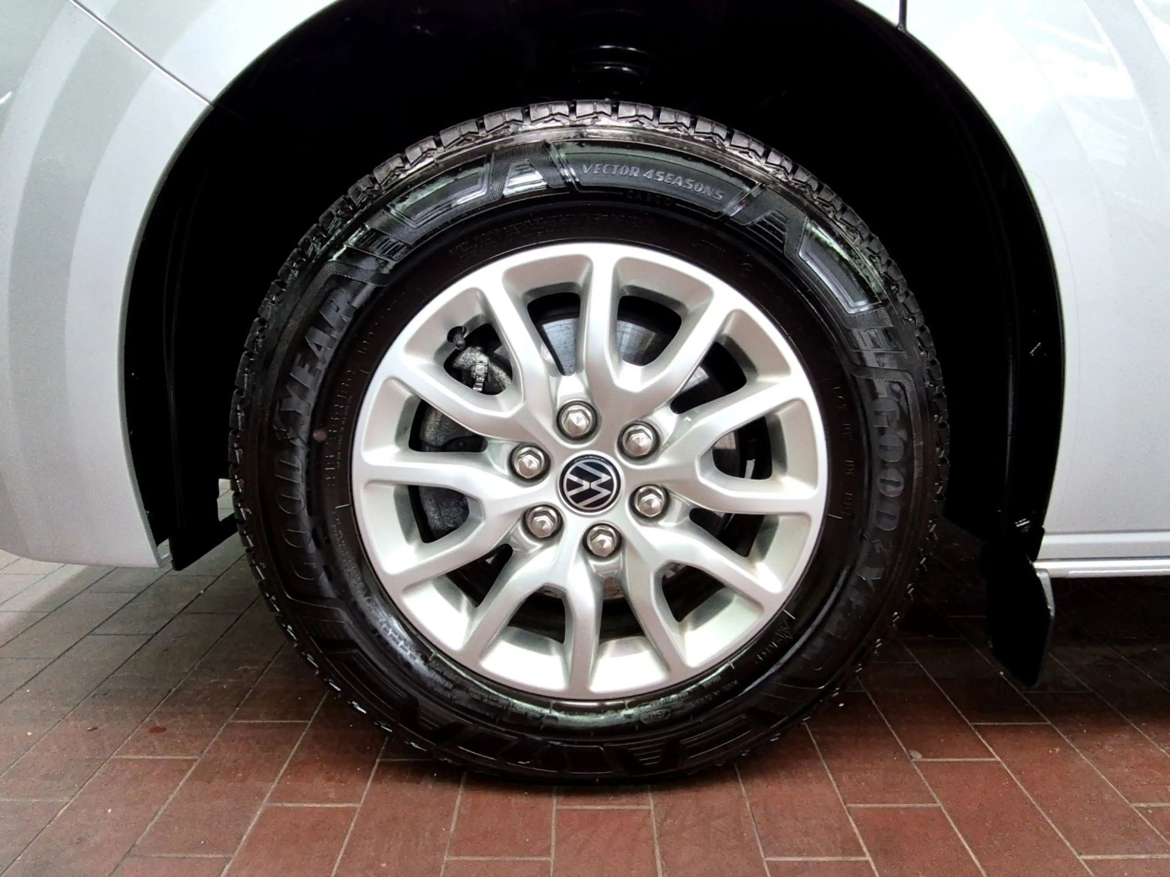 Volkswagen T7 Caravelle 2.0 TDI AUT. 4M AHK NAV KAM 9S SHZ — photo 14