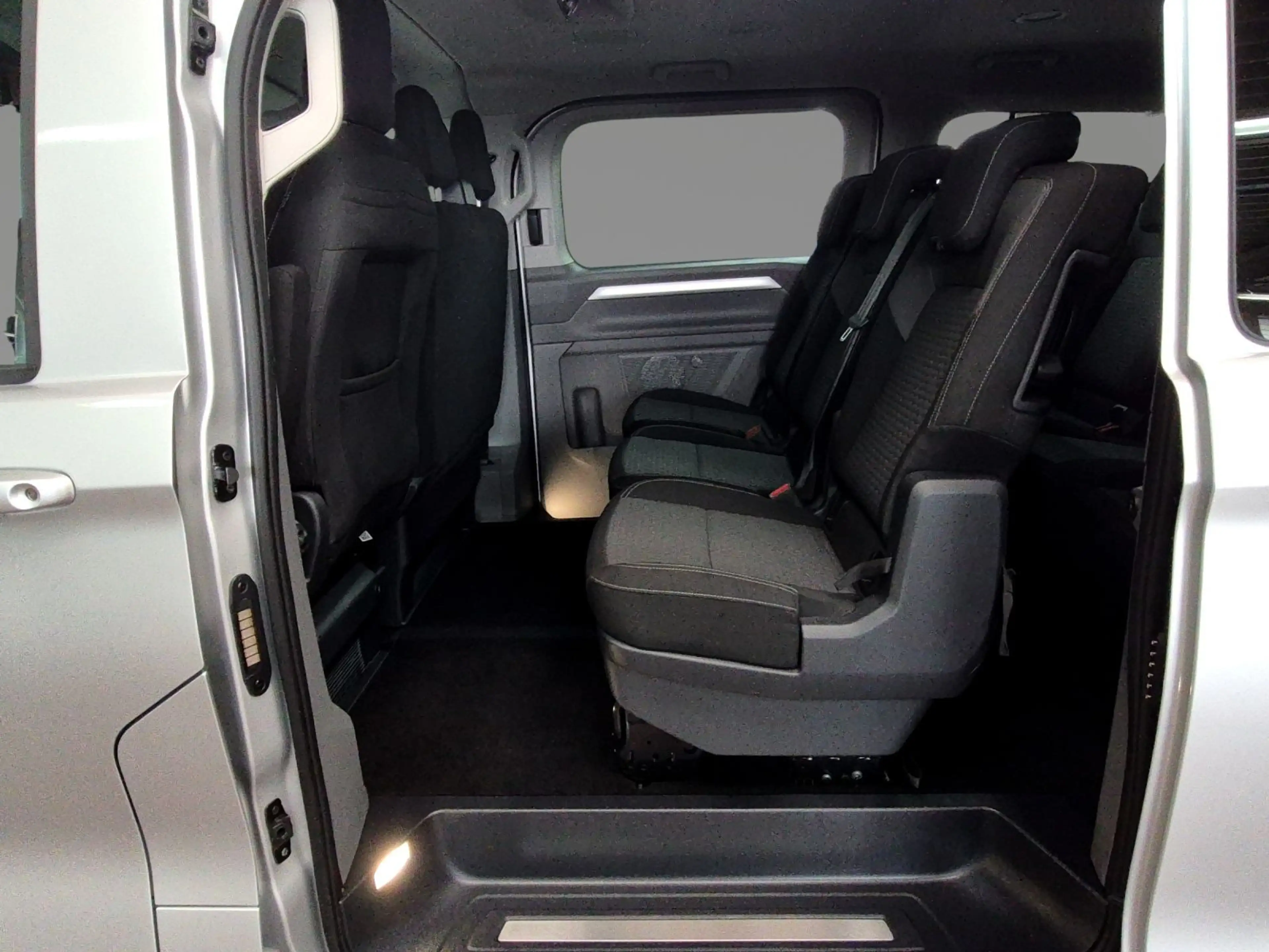 Volkswagen T7 Caravelle 2.0 TDI AUT. 4M AHK NAV KAM 9S SHZ — photo 10