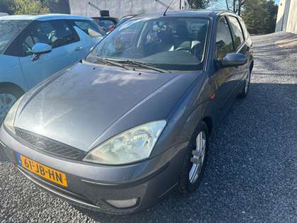 Ford Focus 2.0-16V Trend LEDER AIRCO KM 185002 NAP
