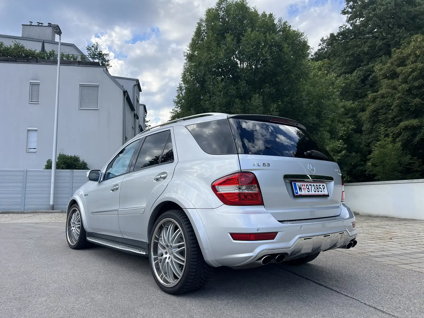 Mercedes-Benz ML 63 AMG 4MATIC Aut. - 1