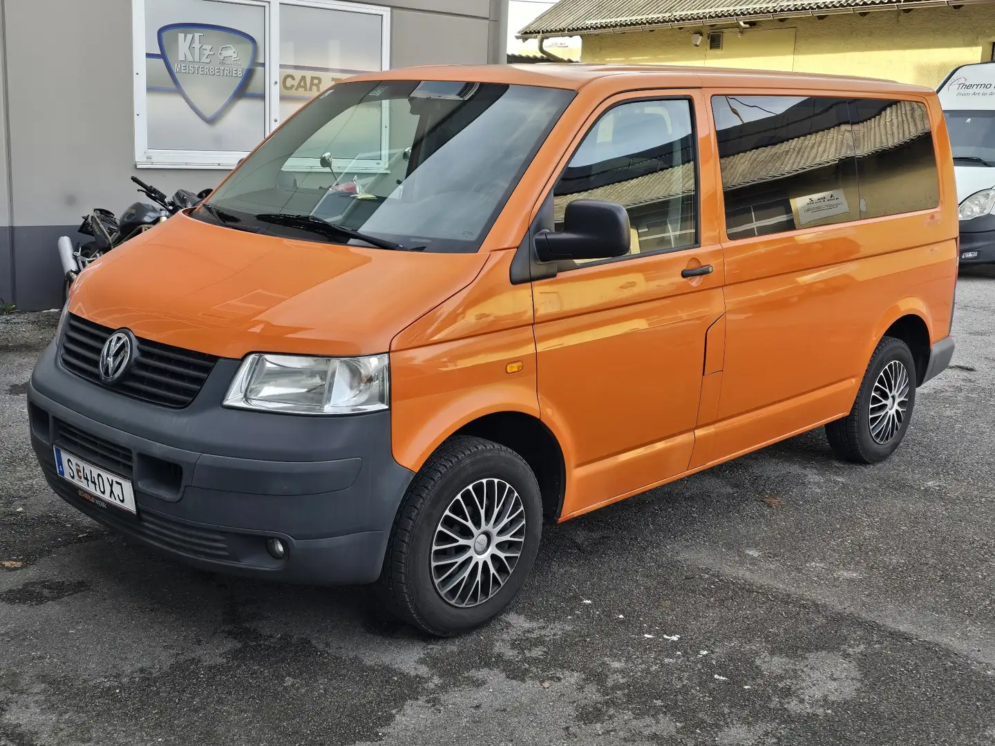 Volkswagen T5 Caravelle 1,9 TDI D-PF - 1
