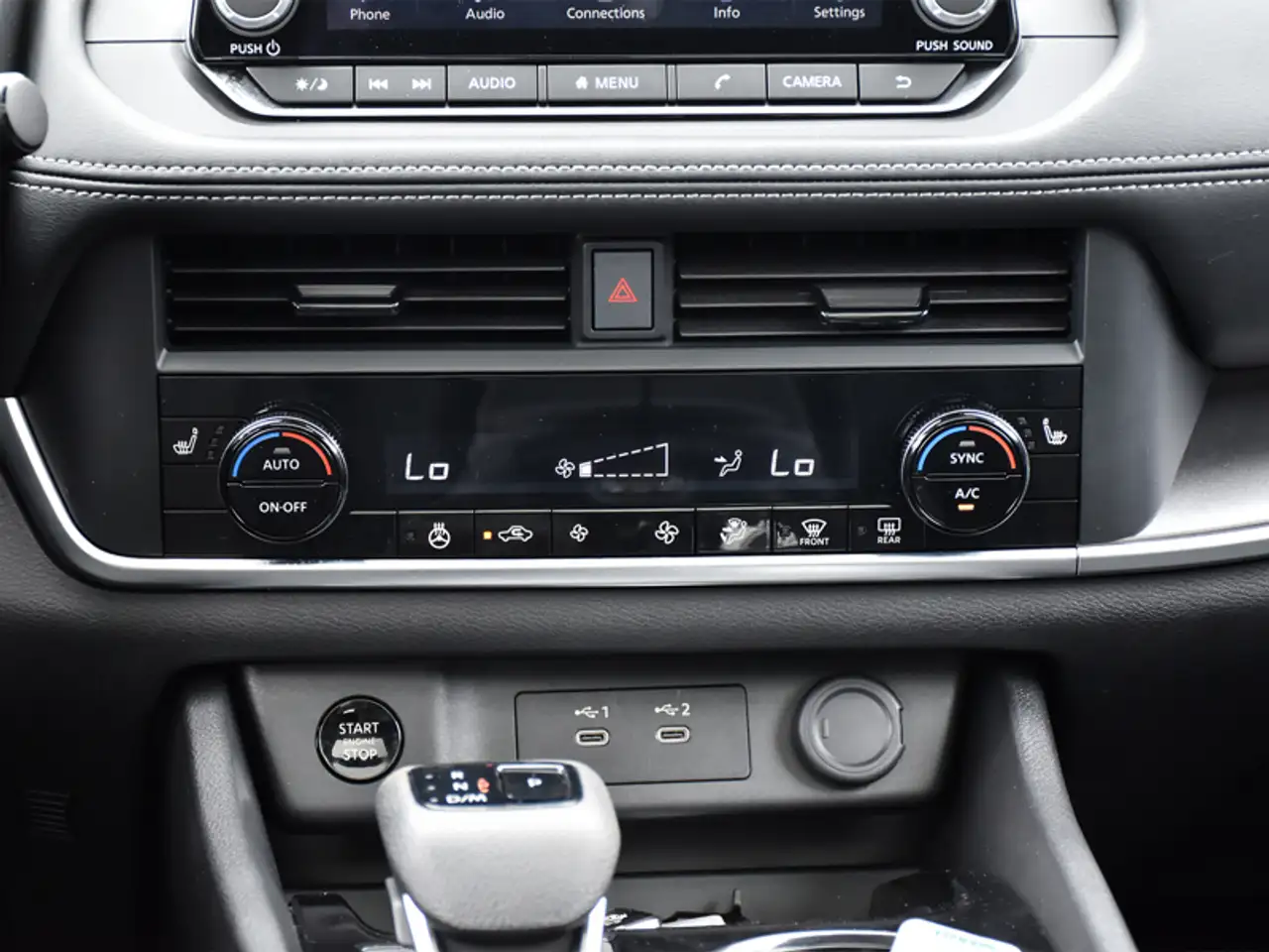 Nissan Rogue снимка Nissan Rogue