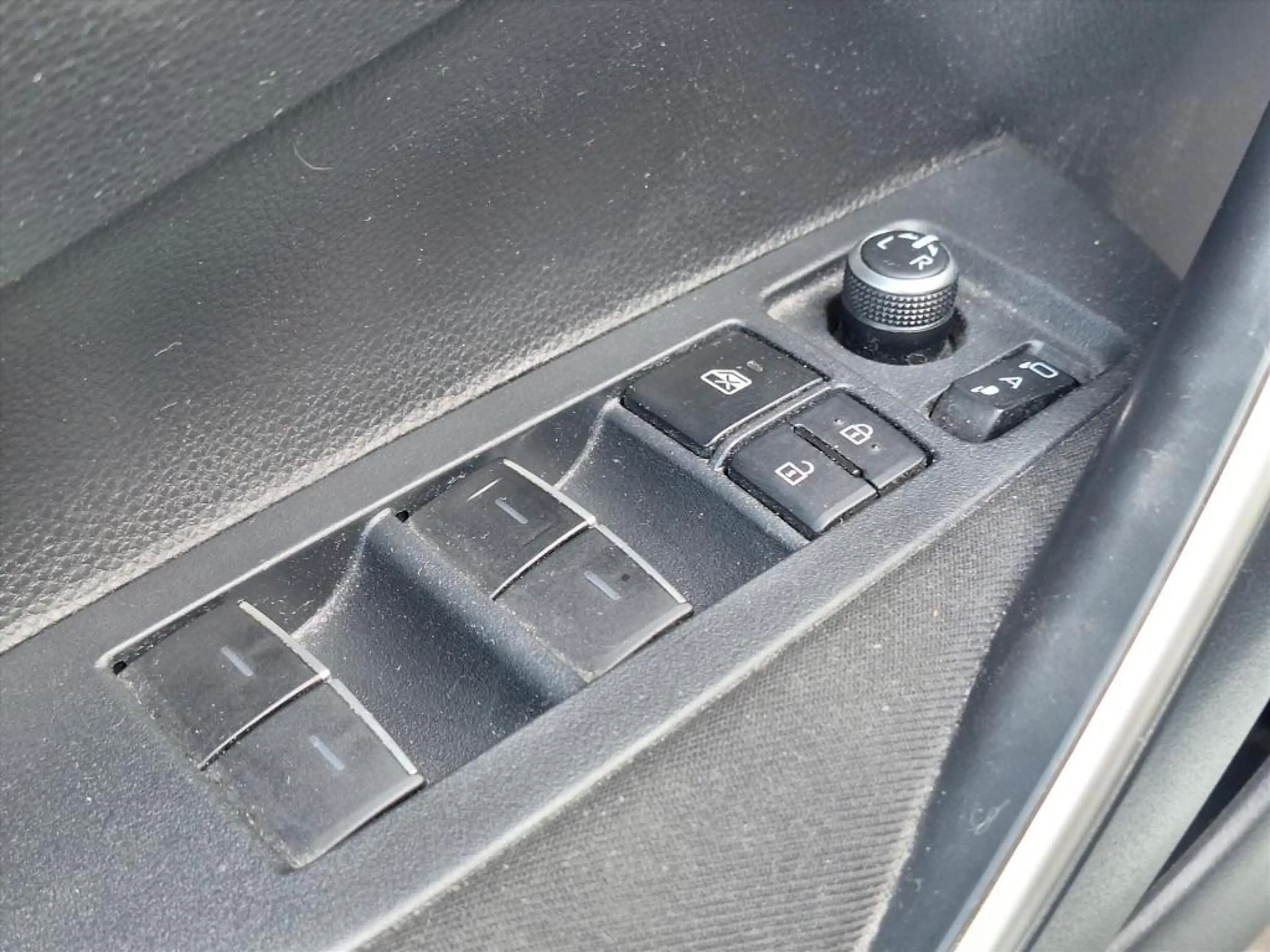 Toyota Corolla Sedan 1.8 Hybrid Style | Parkeersensoren, Navigati — photo 9