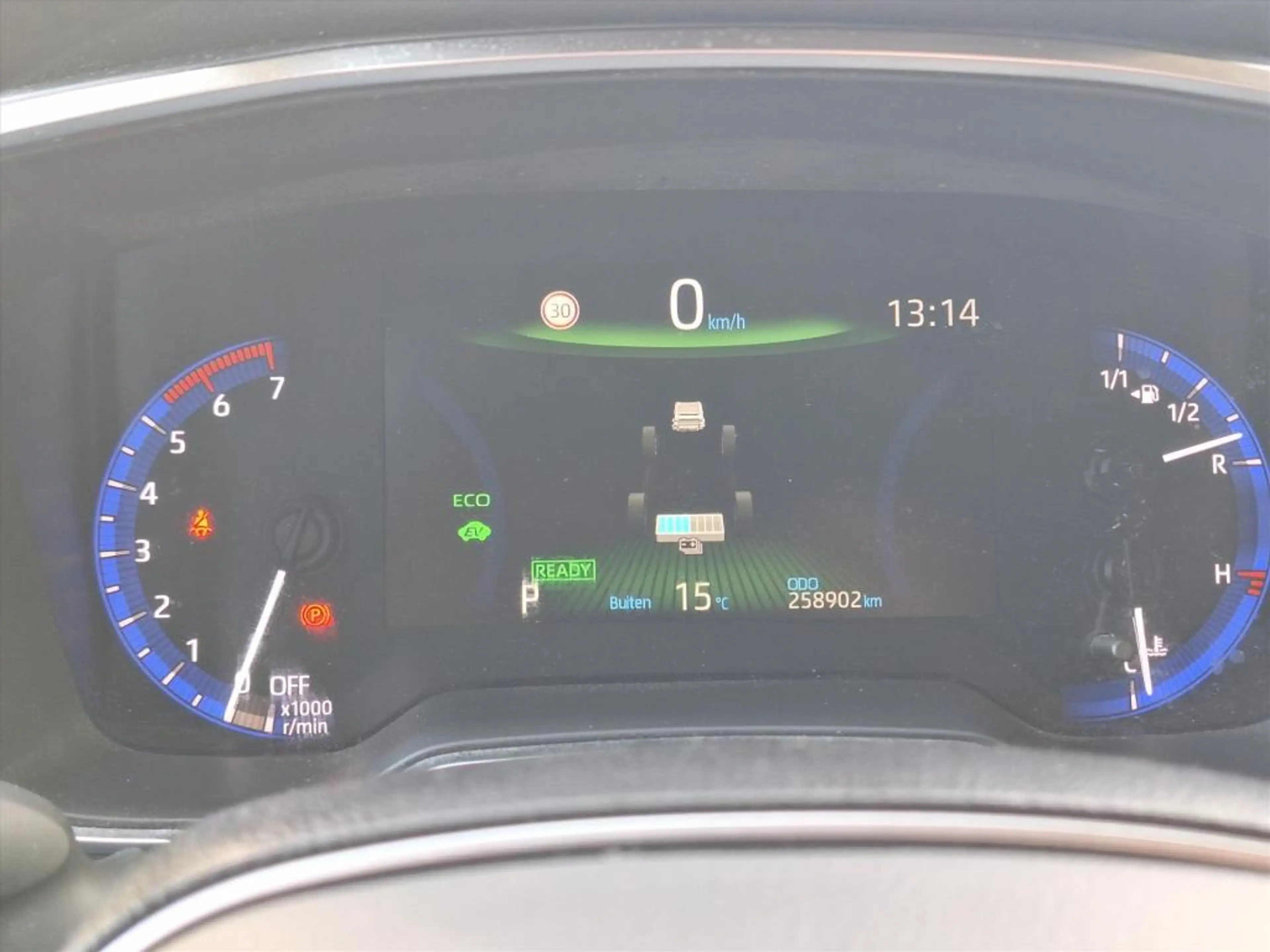 Toyota Corolla Sedan 1.8 Hybrid Style | Parkeersensoren, Navigati — photo 14