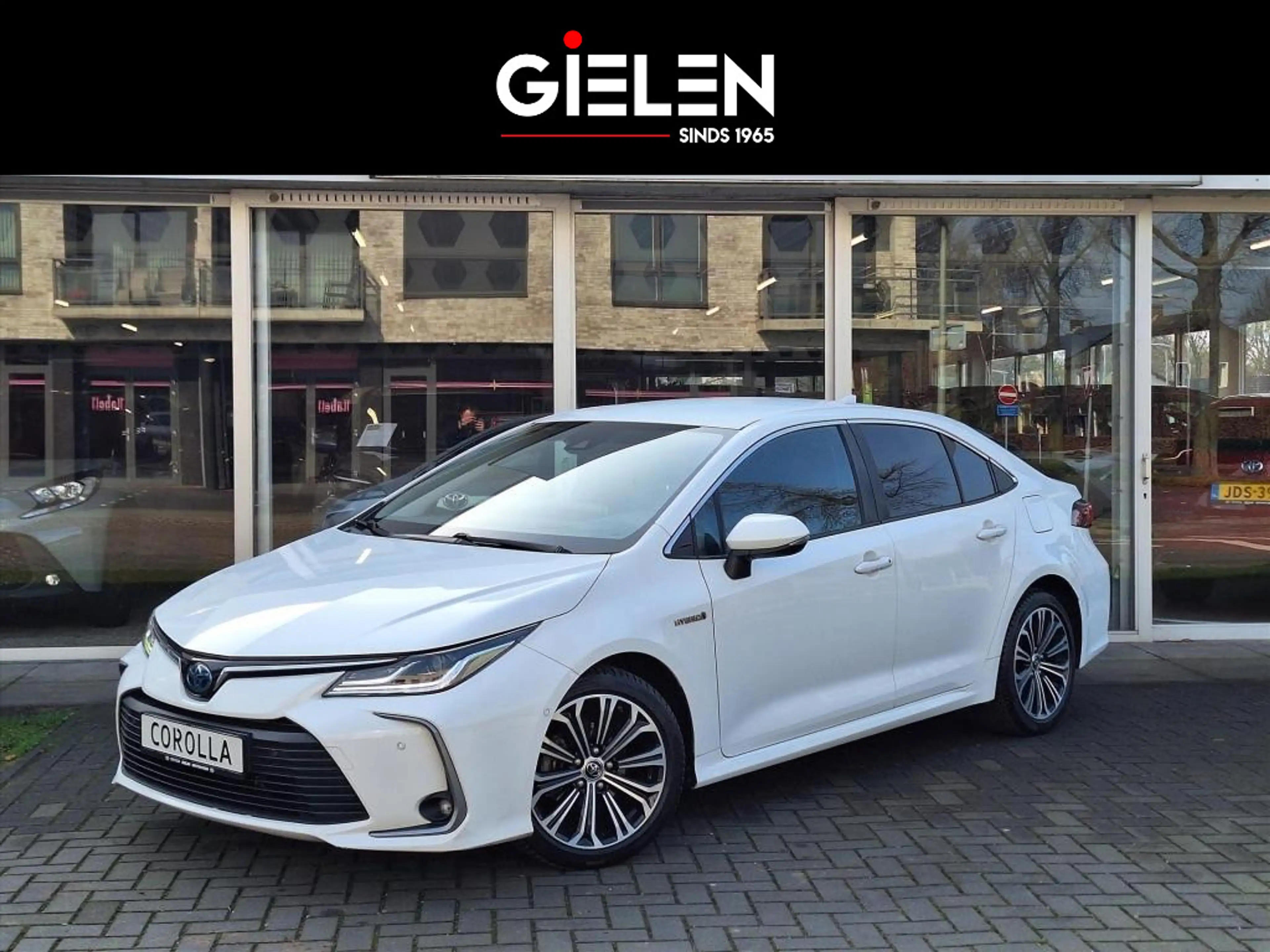 Toyota Corolla Sedan 1.8 Hybrid Style | Parkeersensoren, Navigati