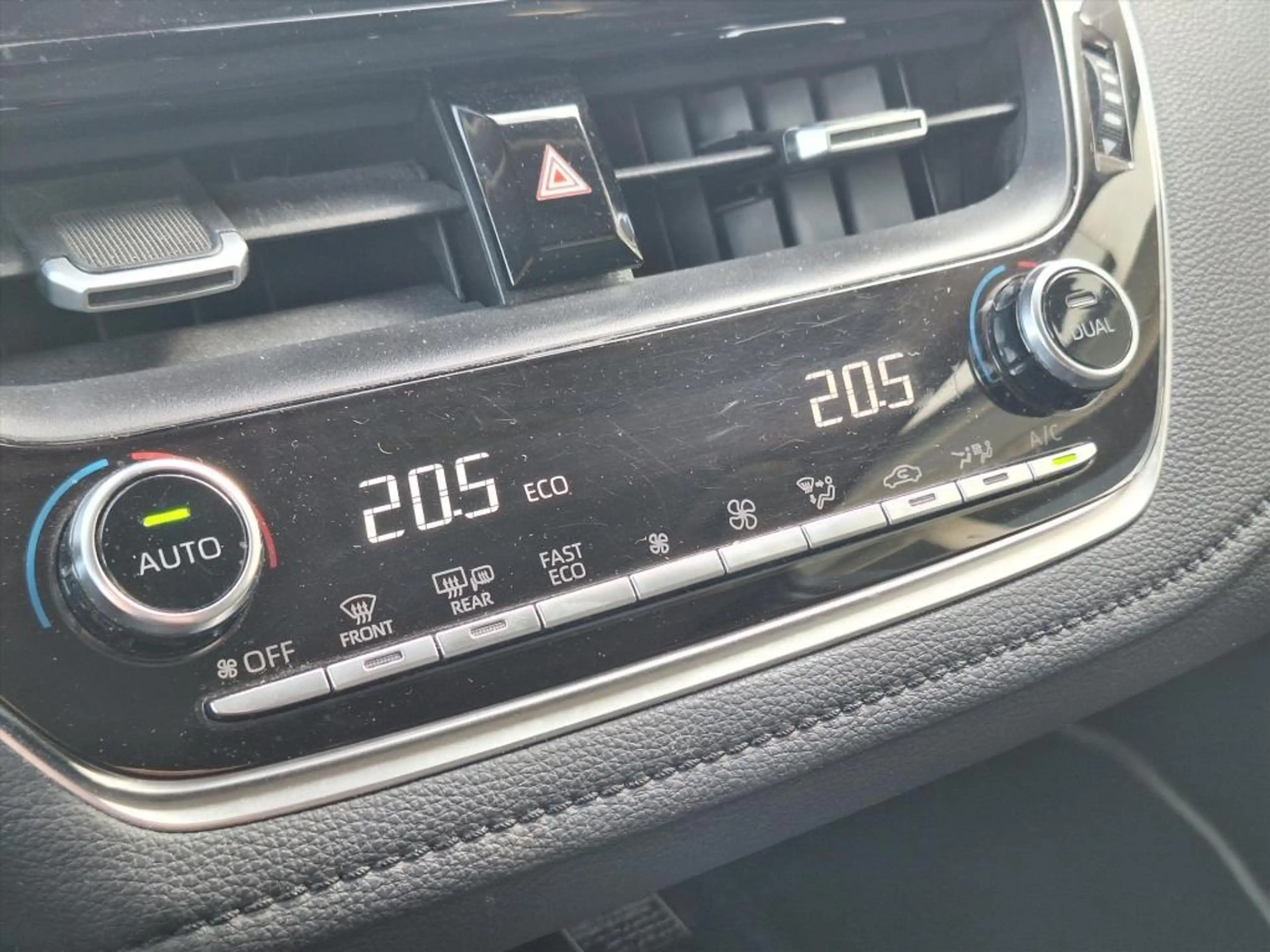 Toyota Corolla Sedan 1.8 Hybrid Style | Parkeersensoren, Navigati — photo 20