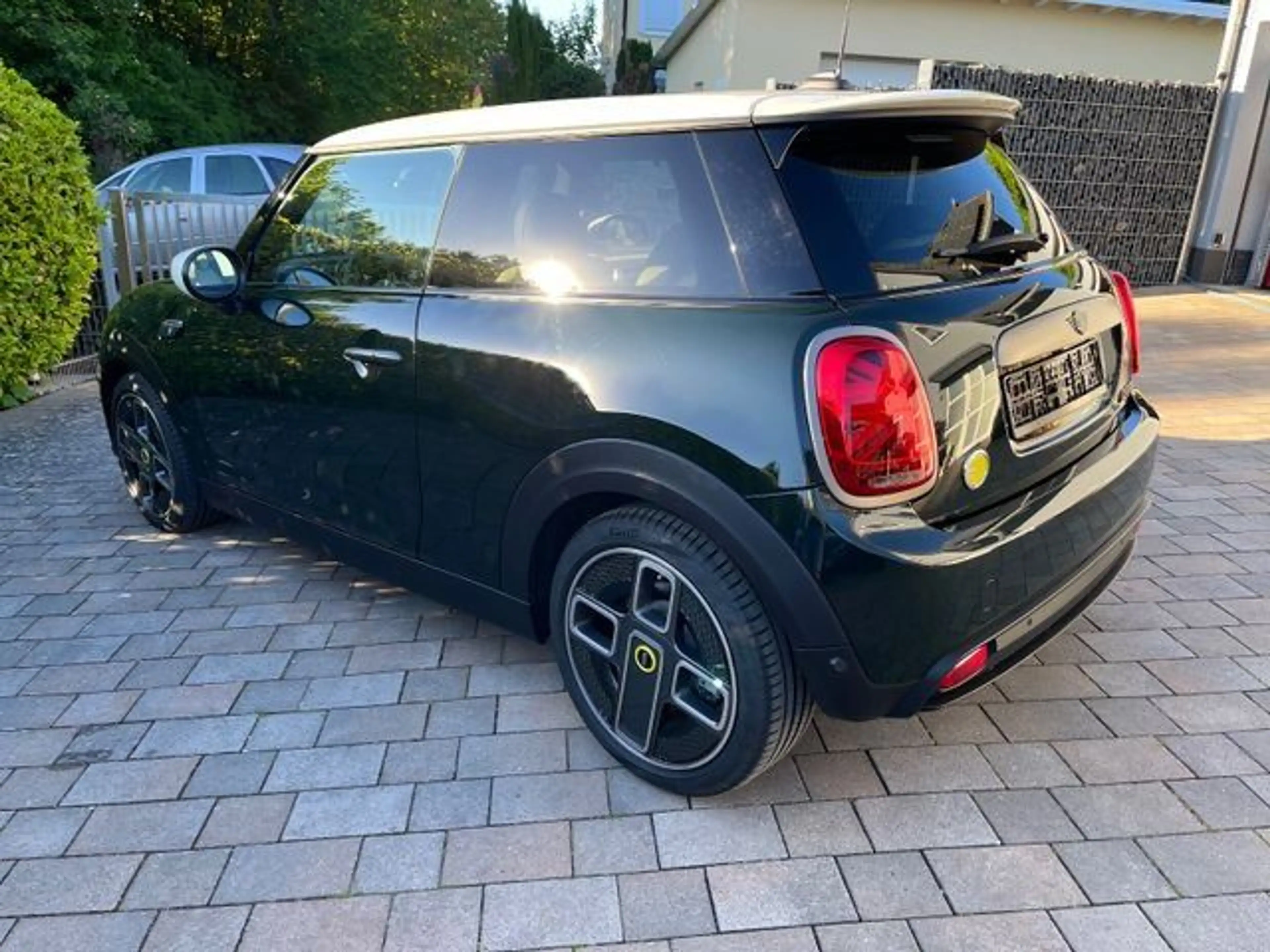 MINI Cooper SE Resolute Pano HUD KAM LKHZ H/K 1.Hd 17 — photo 8
