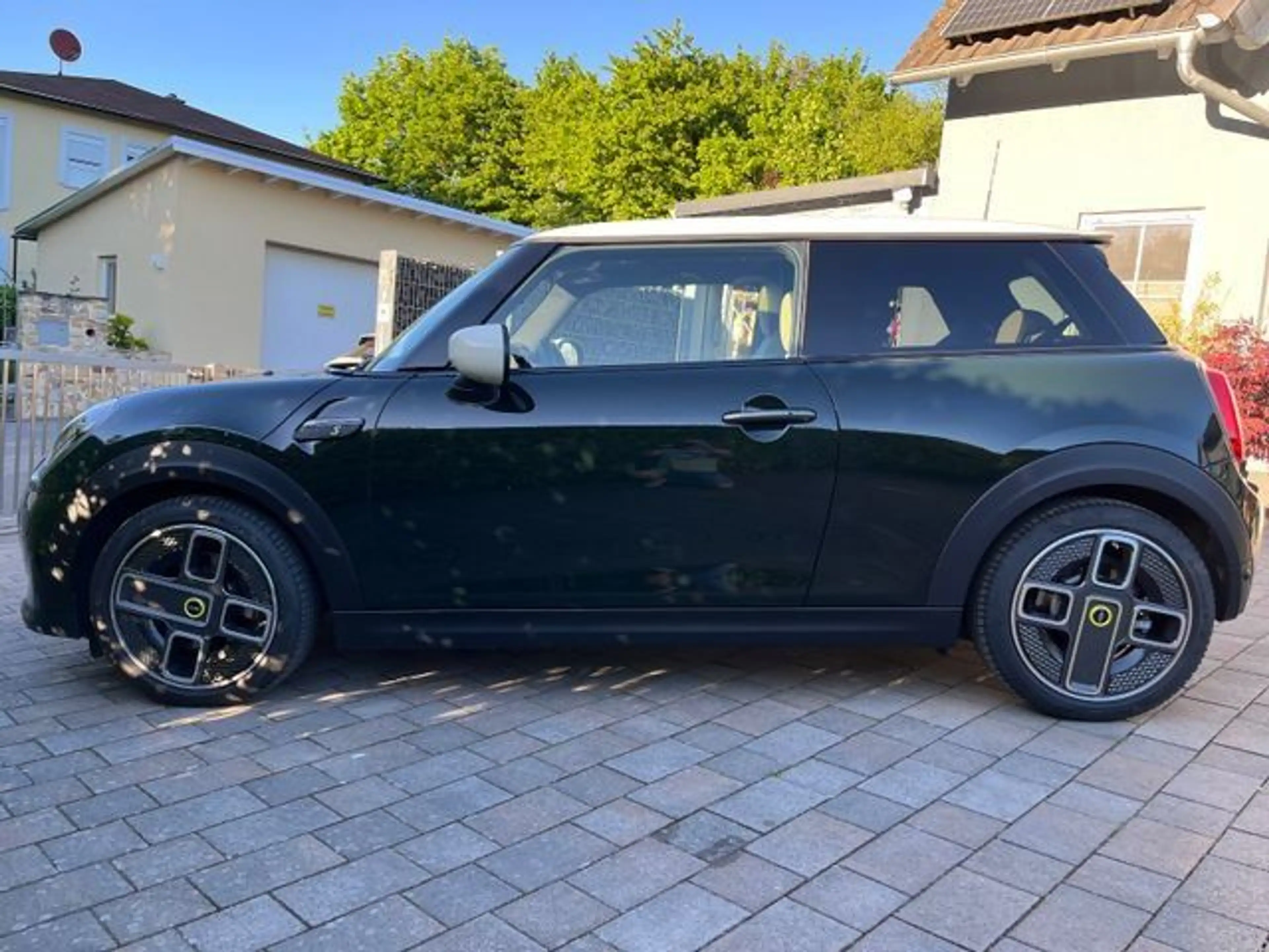 MINI Cooper SE Resolute Pano HUD KAM LKHZ H/K 1.Hd 17 — photo 5