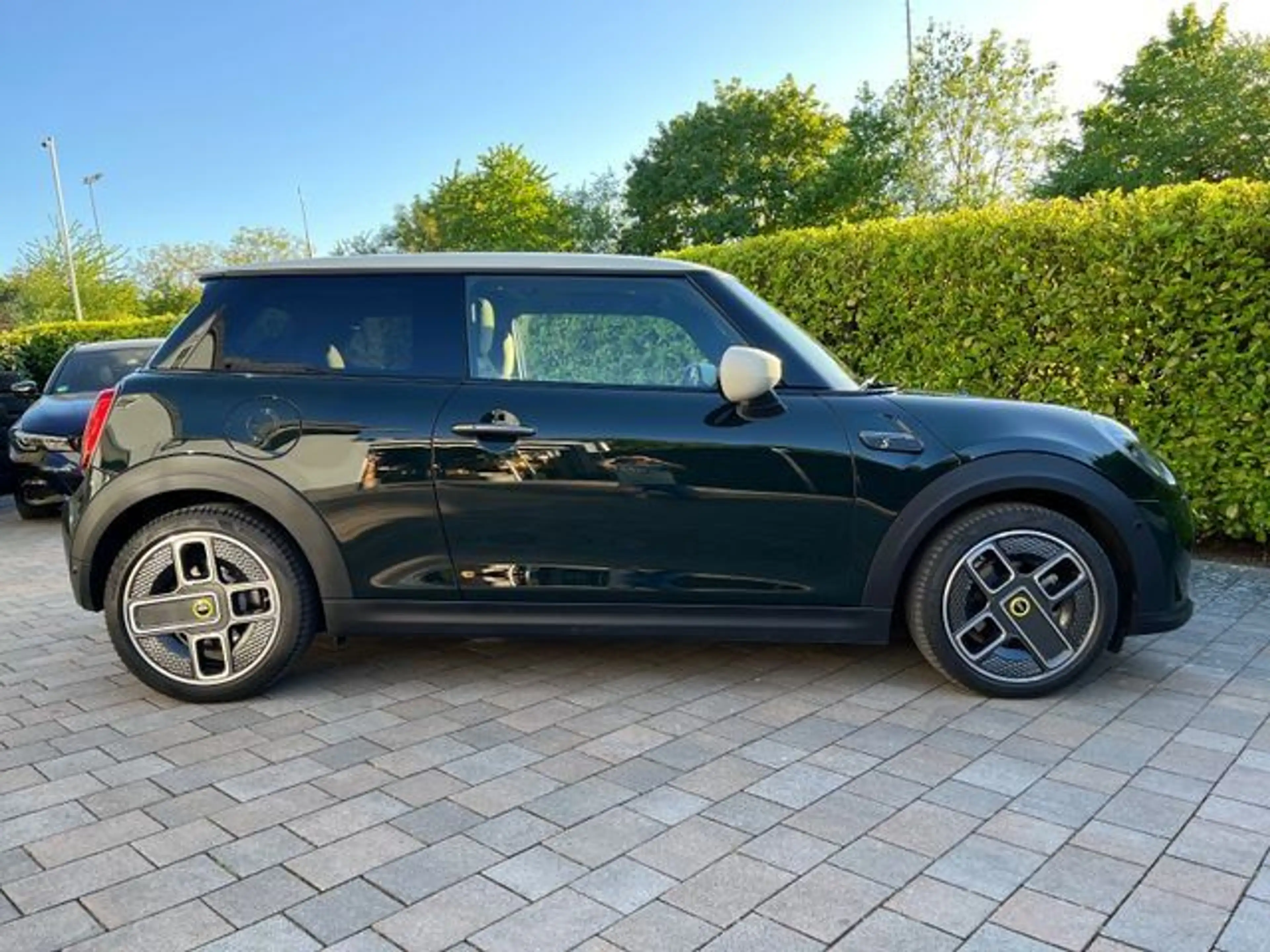 MINI Cooper SE Resolute Pano HUD KAM LKHZ H/K 1.Hd 17 — photo 4