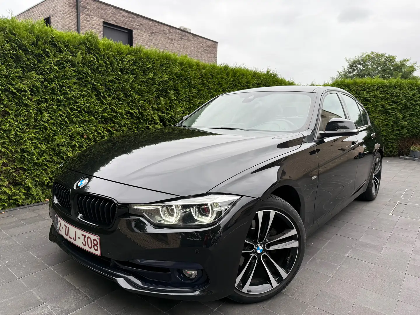 BMW 316 316 dA SportLine Navi Led Carplay Keylessgo Full! Noir - 1