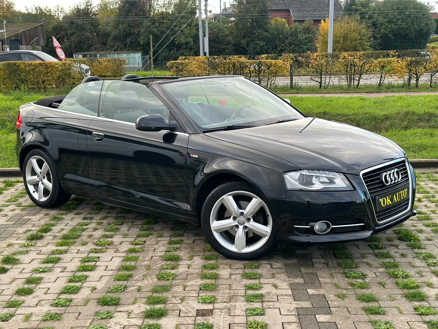 Audi A3 A3 Cabriolet 1.4 TFSI S line xénon Garantie Noir - 1