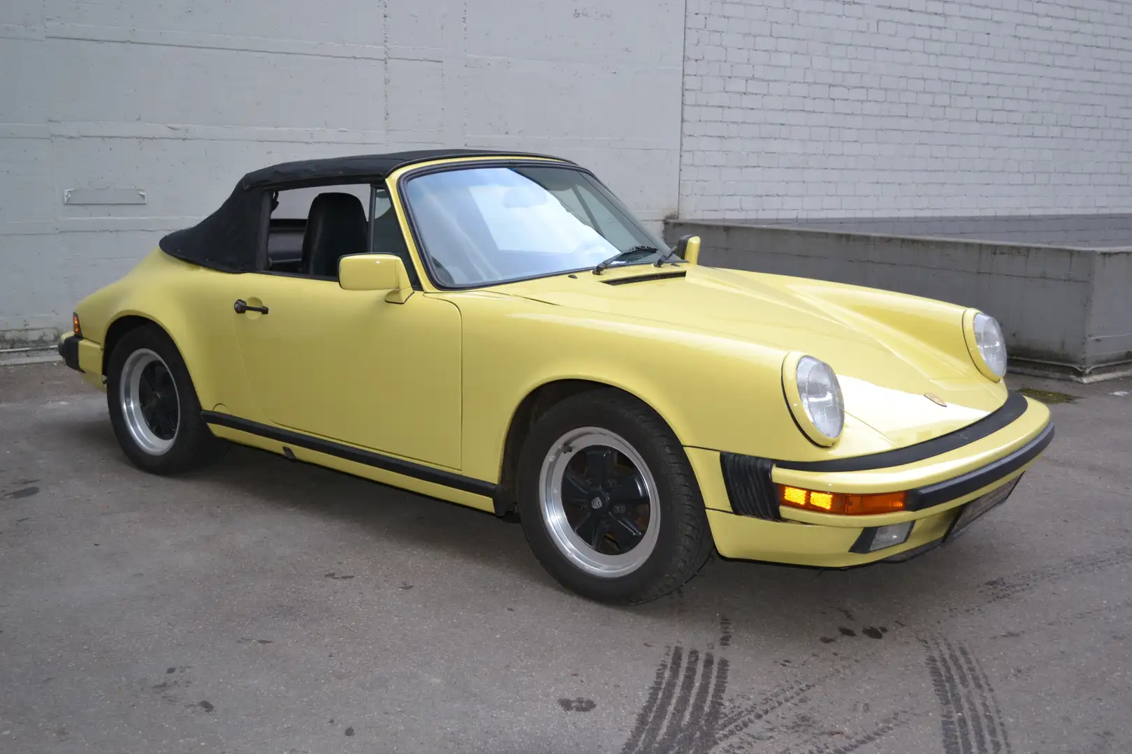 Porsche 911 3.2 G-Modell Gelb - 1