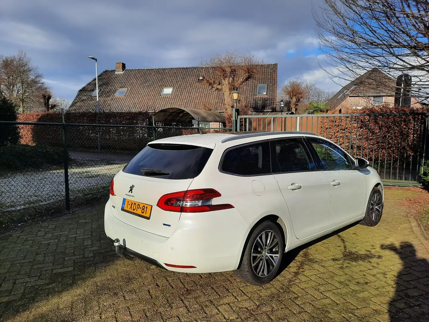 Peugeot 308 SW BlueHDi 120 Stop & Start Allure Beżowy - 2