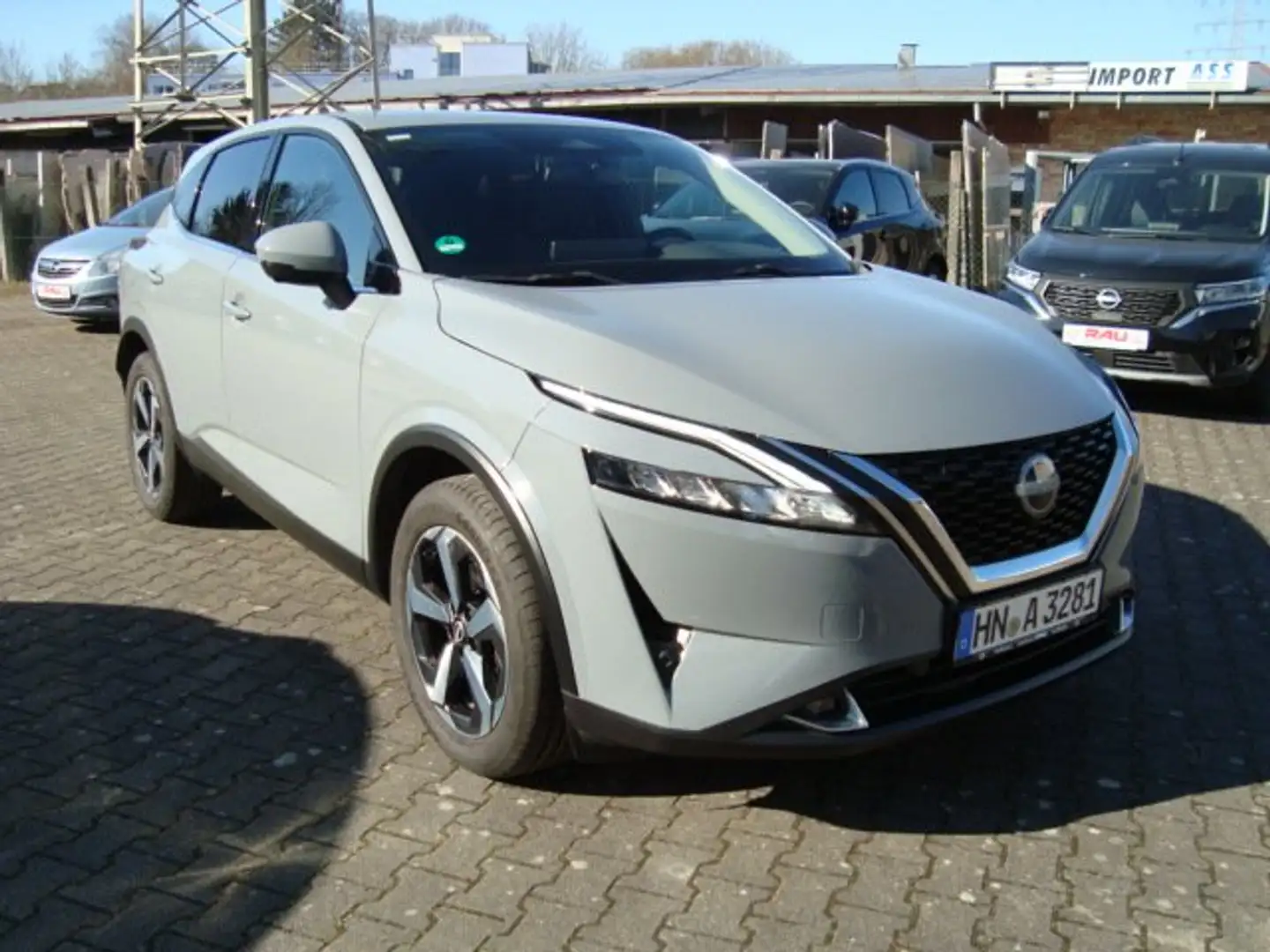 Nissan Qashqai 1.3 DIG-T N-Connecta Business u. Winterpaket Navi Grau - 1