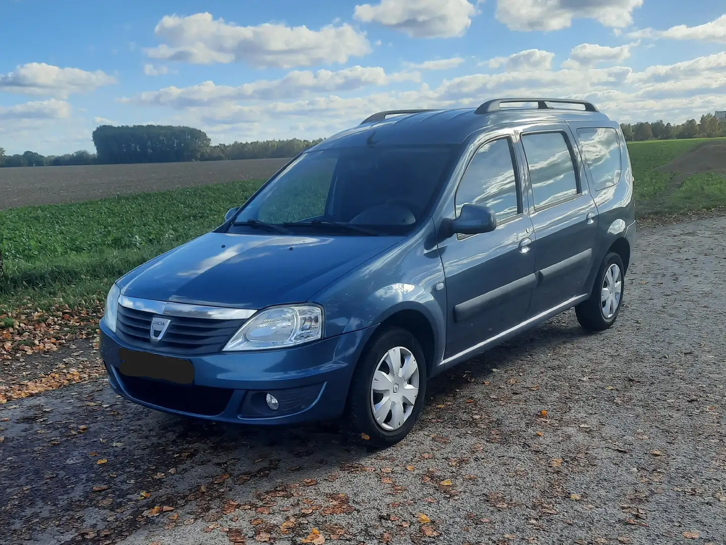 Dacia Logan Logan MCV 1.6 Laureate Blau - 1