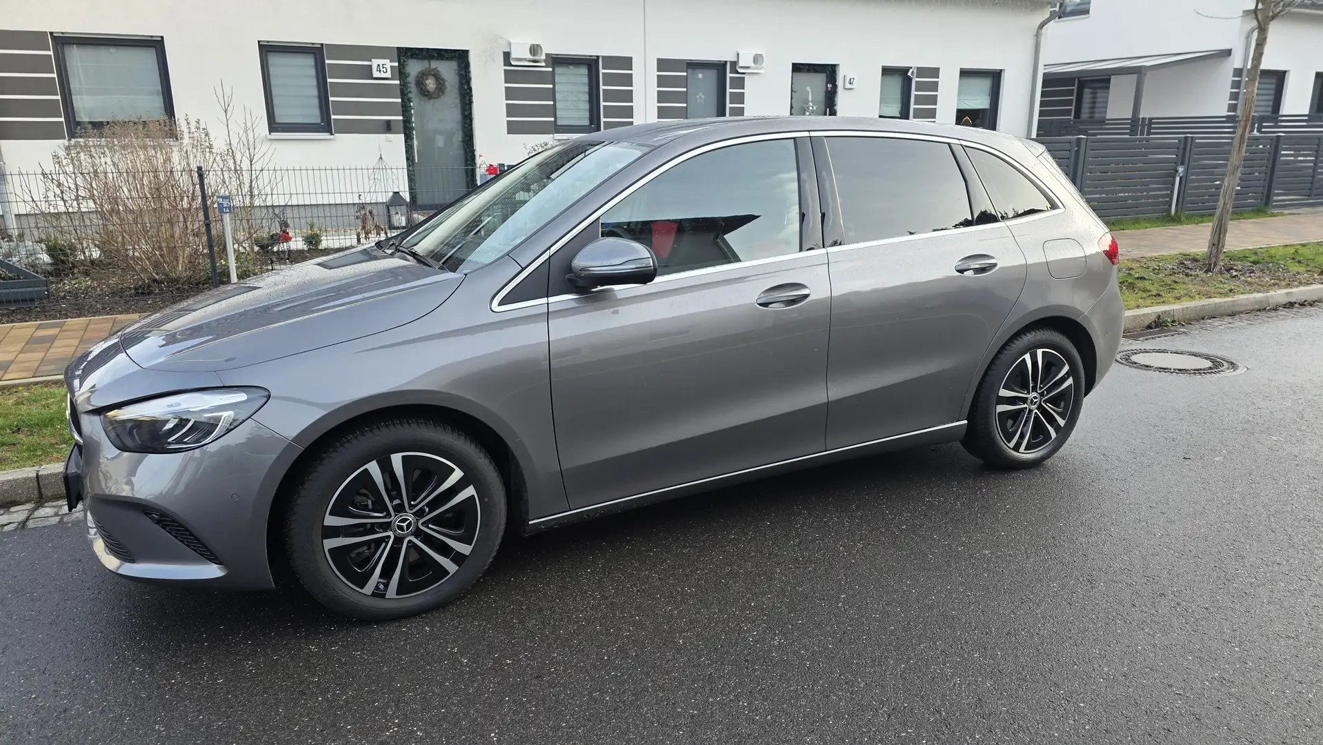 Mercedes-Benz B 250 B-Klasse Plug-In-Hybrid e 8G-DCT Grau - 1