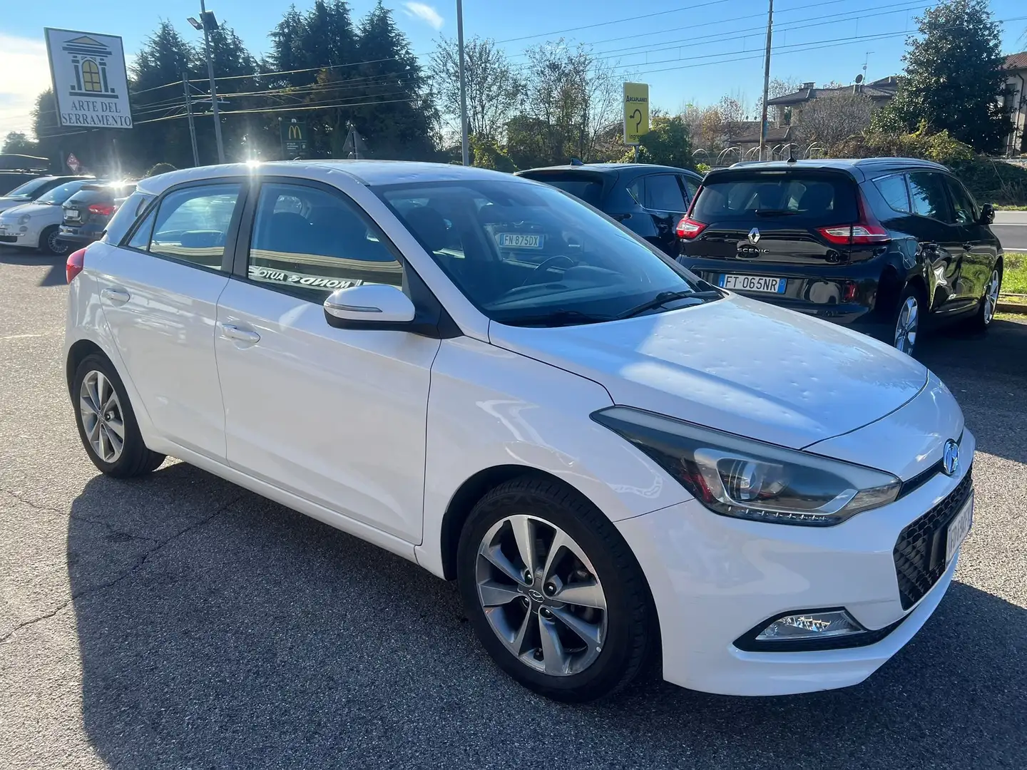 Hyundai i20 i20 II 2015 5p 1.1 crdi Comfort 75cv *NEOPATENTATI Blanco - 2