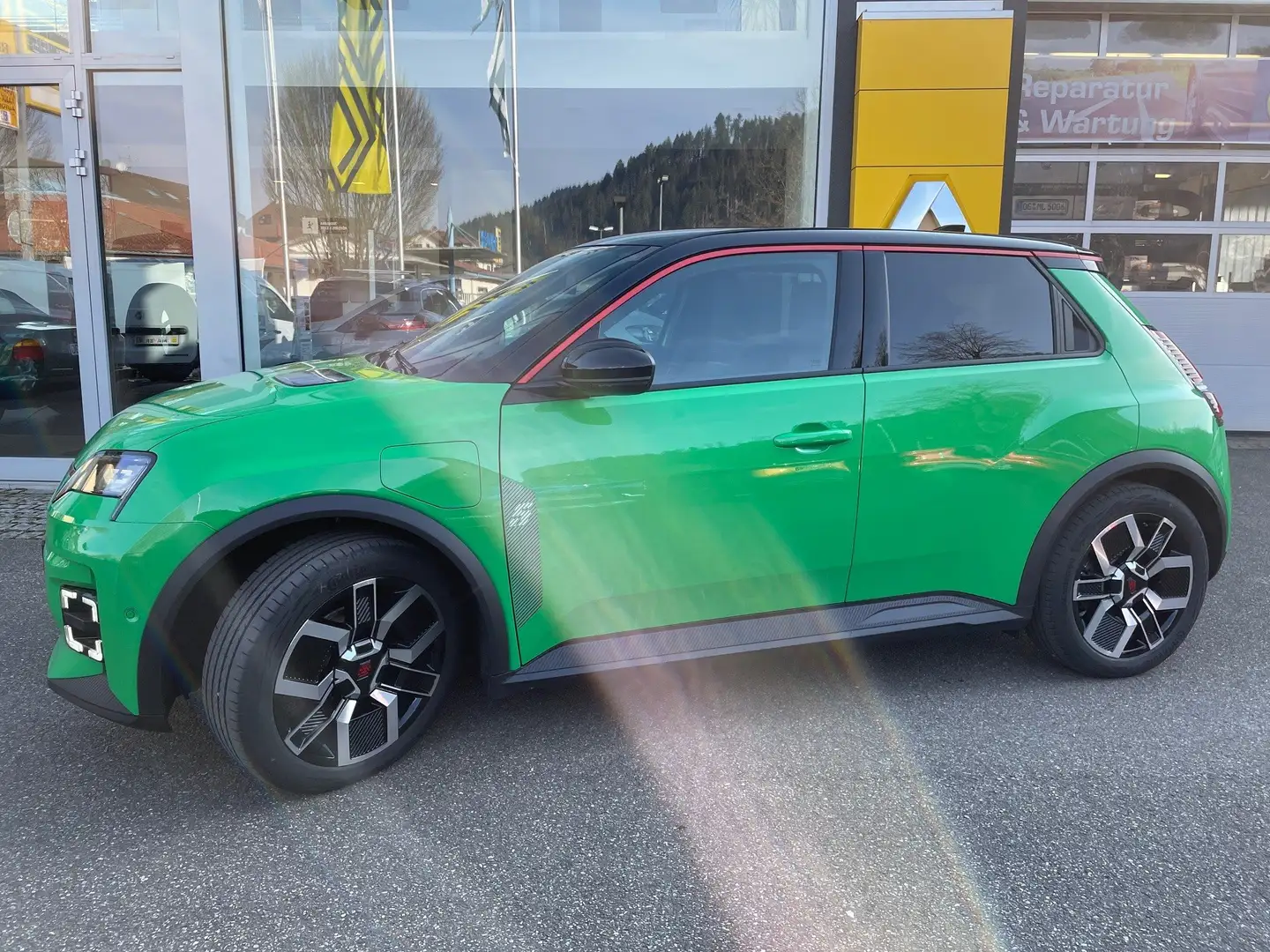 Renault R 5 E-Tech Techno 150 Comfort Range Verde - 2