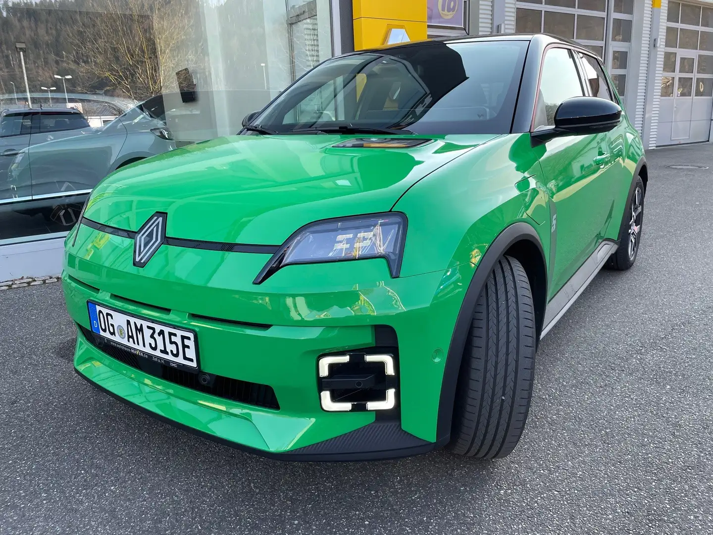 Renault R 5 E-Tech Techno 150 Comfort Range Verde - 1