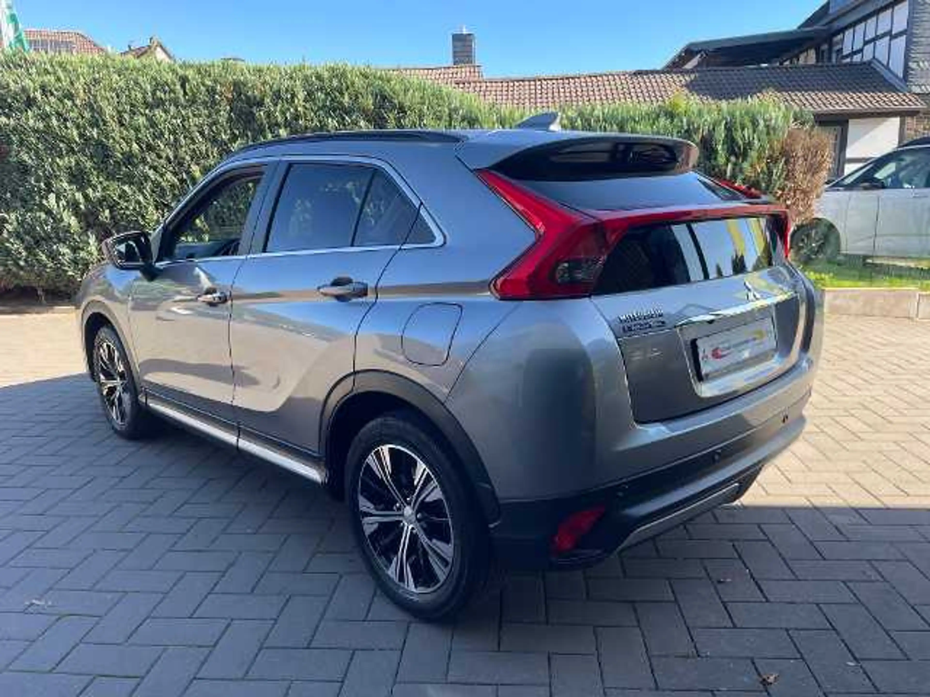 Mitsubishi Eclipse Cross TOP Allrad Automatik Navi — photo 4