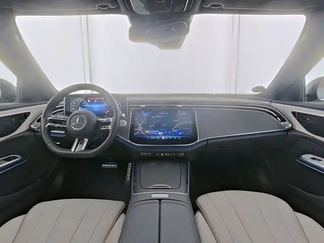 Mercedes-Benz E-Class view 5