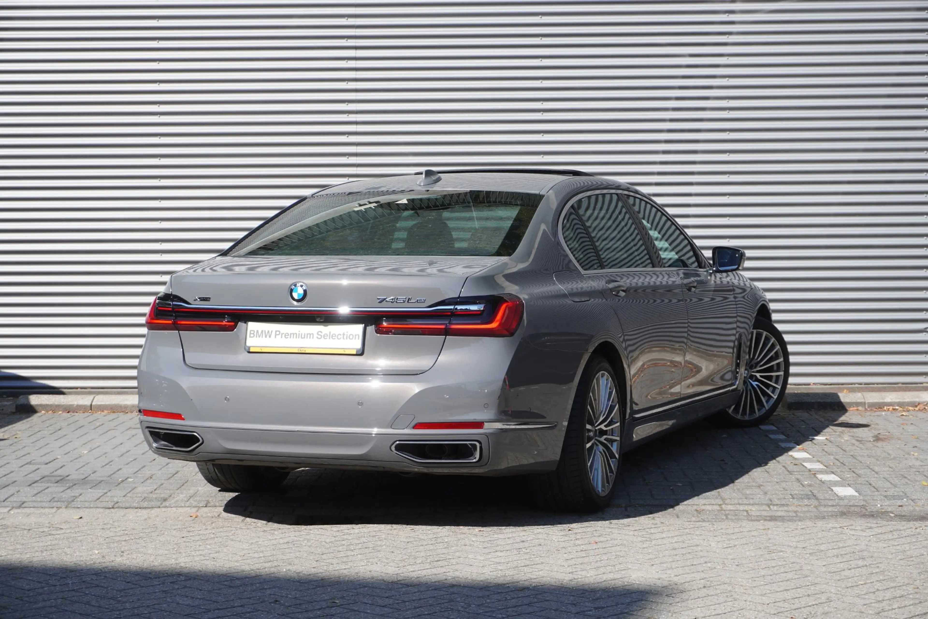 BMW 745 7 Serie Limousine 745Le xDrive High Executive | In — photo 2