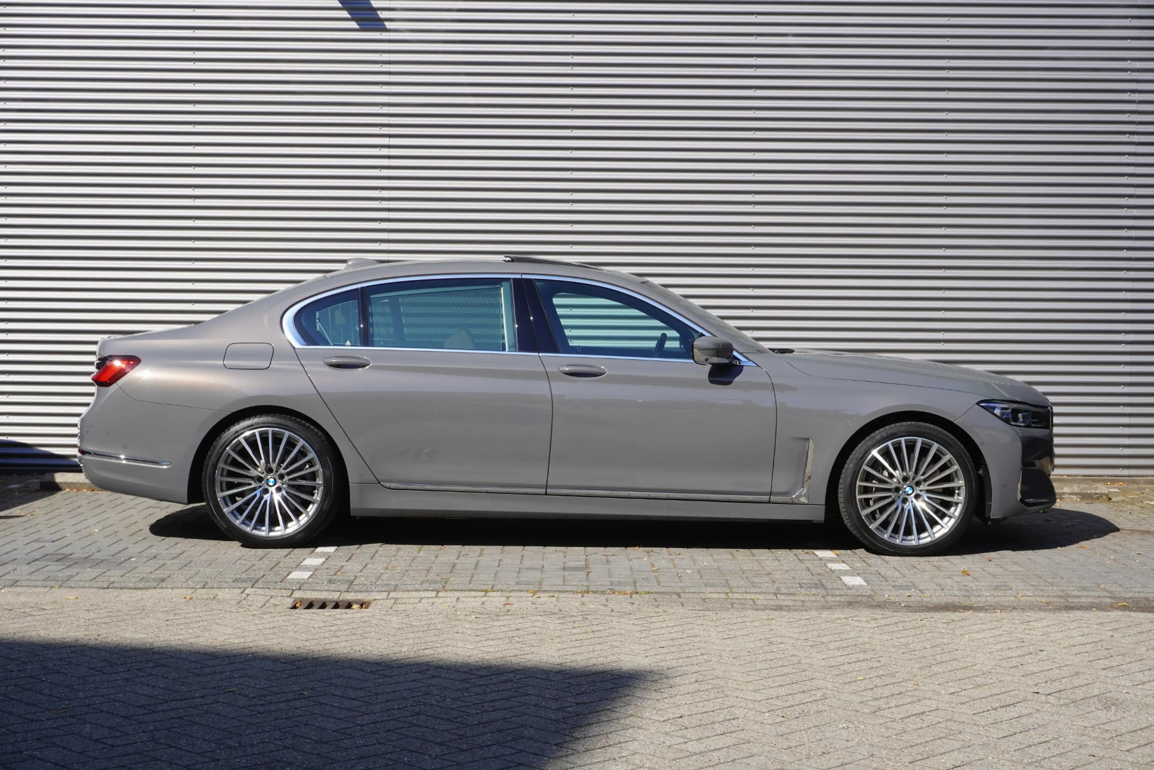 BMW 745 7 Serie Limousine 745Le xDrive High Executive | In — photo 4