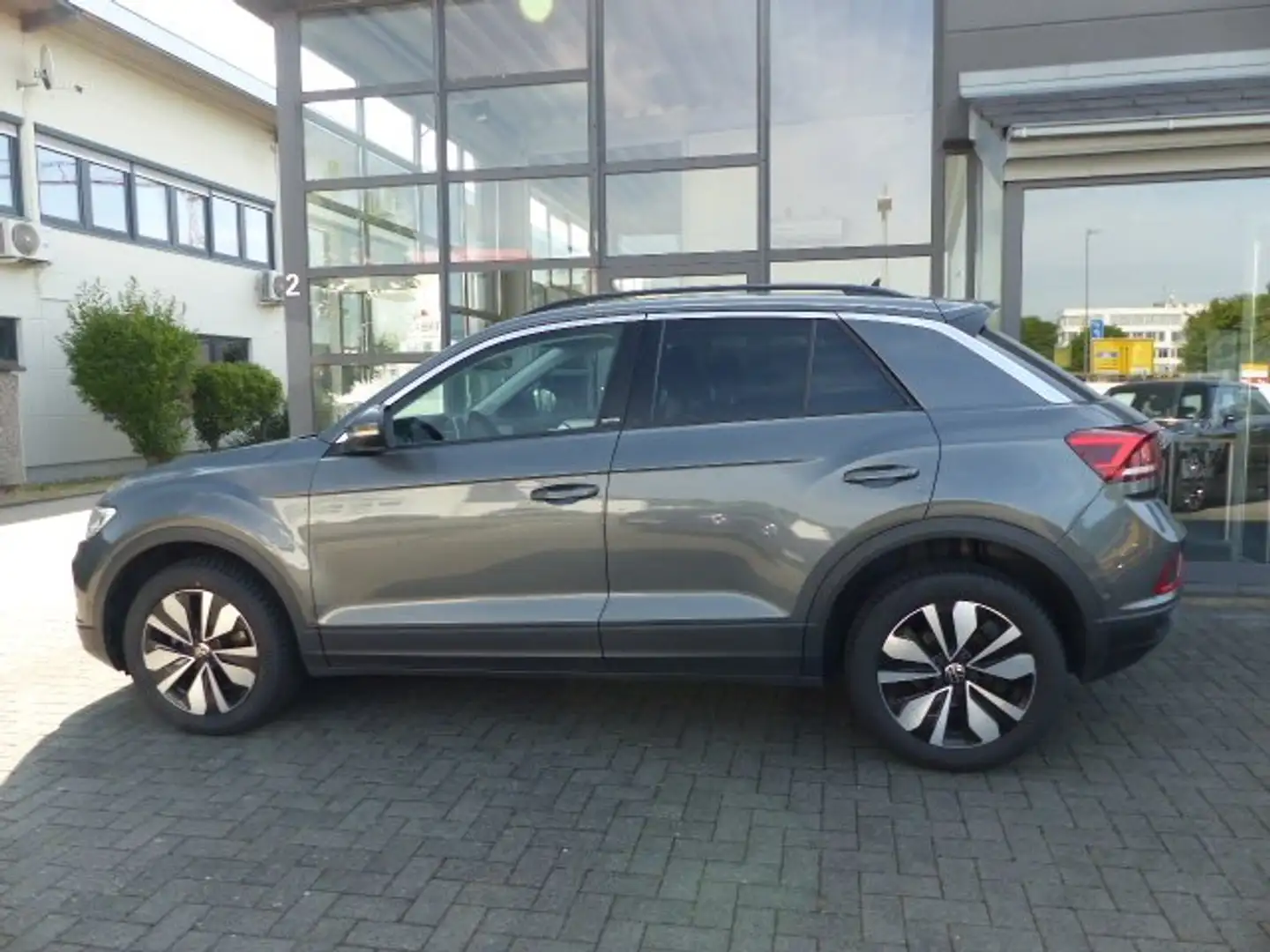 Volkswagen T-Roc Move EU6d*LED*CLIMATRONIC*SHZ*CAM*APPLE* Gris - 2