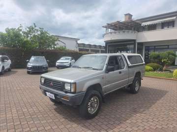 2.5 TD 4WD Club Cab Pick-up