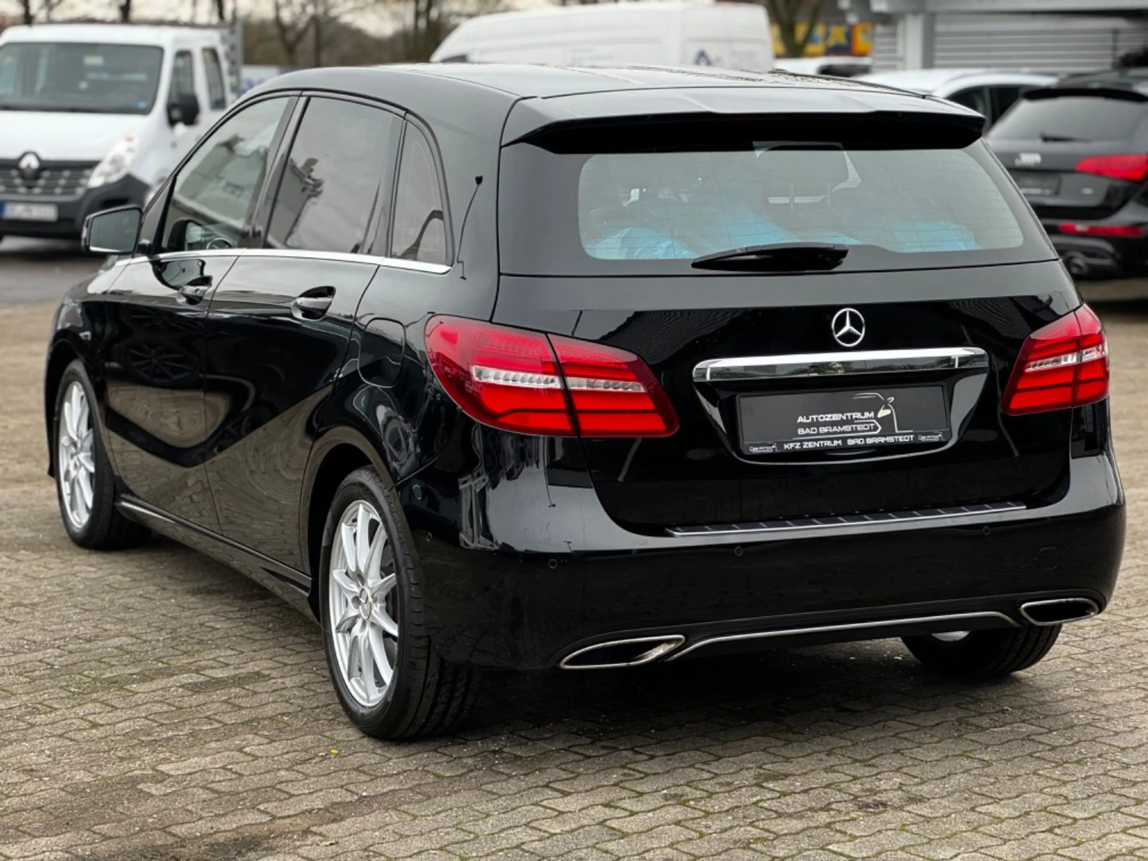 Mercedes-Benz B 180 CDI /VOLLLEDER|PDC|NAVI|LED neuer Motor — photo 3
