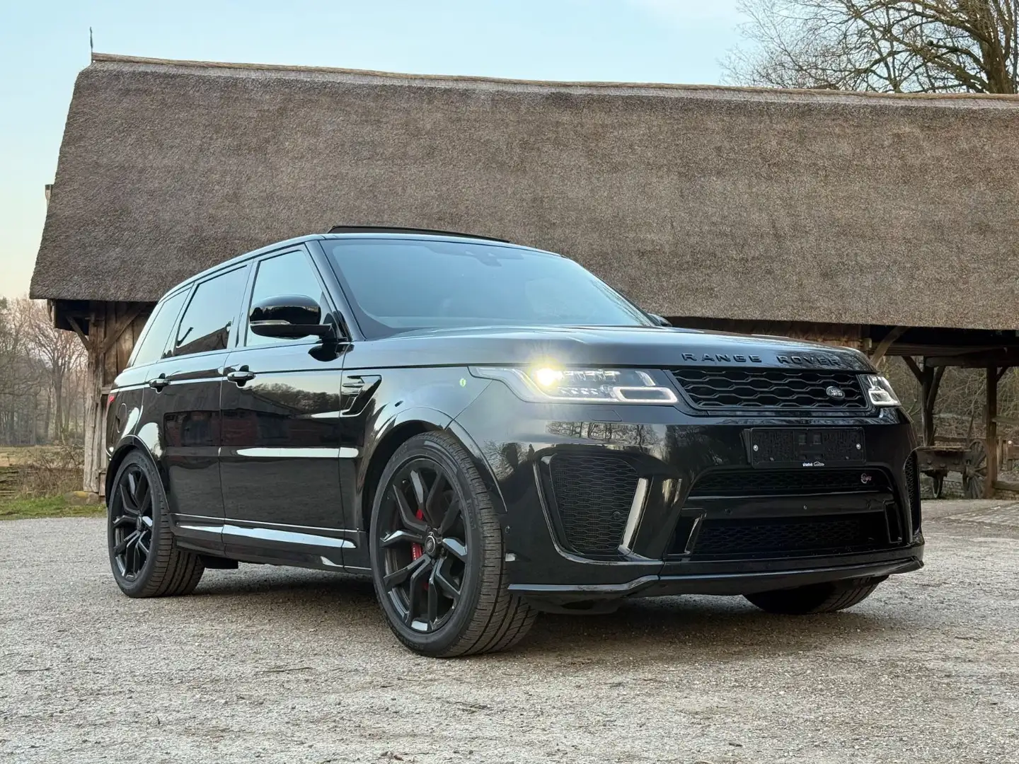 Land Rover Range Rover Sport SVR 5.0 V8 575ps Pano Carbon Schwarz - 1