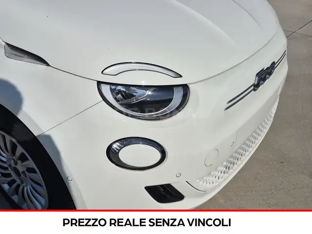 Fiat 500e view 15