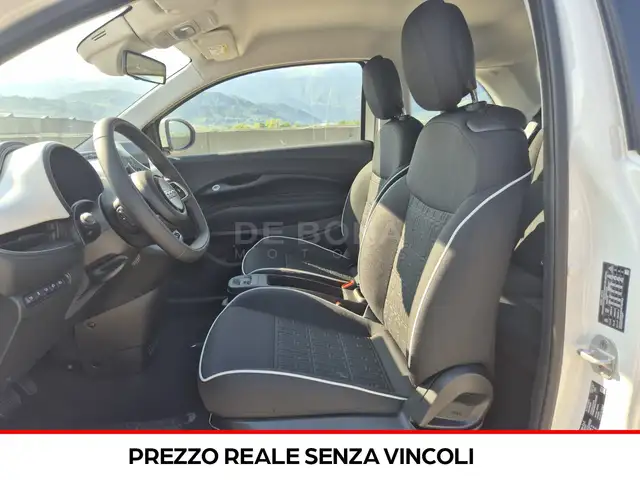 Fiat 500e view 7