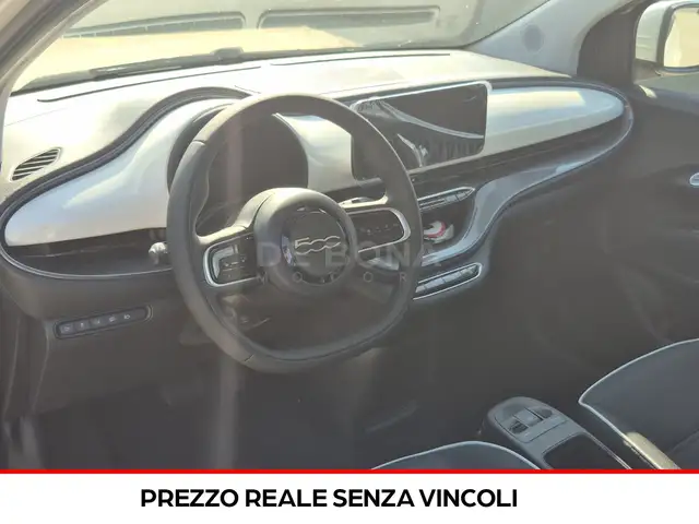Fiat 500e view 9