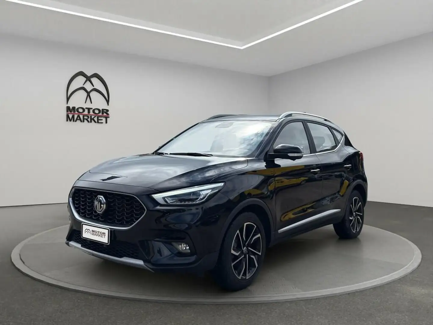 MG ZS 1.5 Luxury Nero - 1
