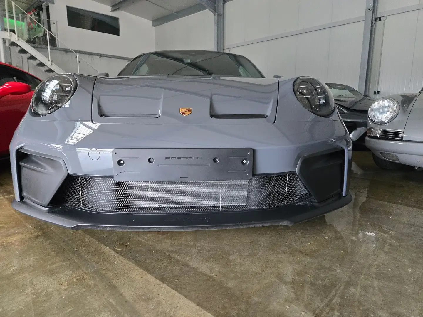 Porsche 992 .2 GT3 Clubsport BOSE Grau - 2