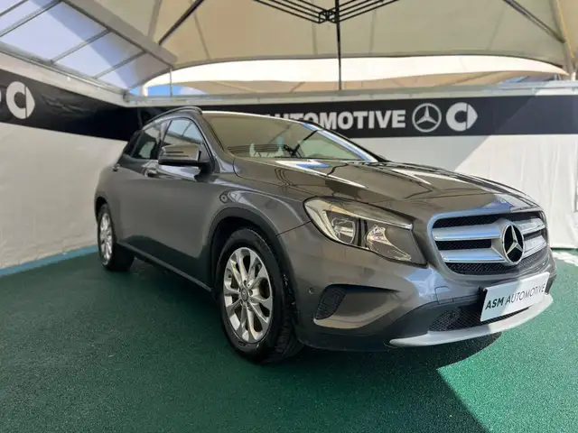 Mercedes-Benz GLA 200 d Automatic Business