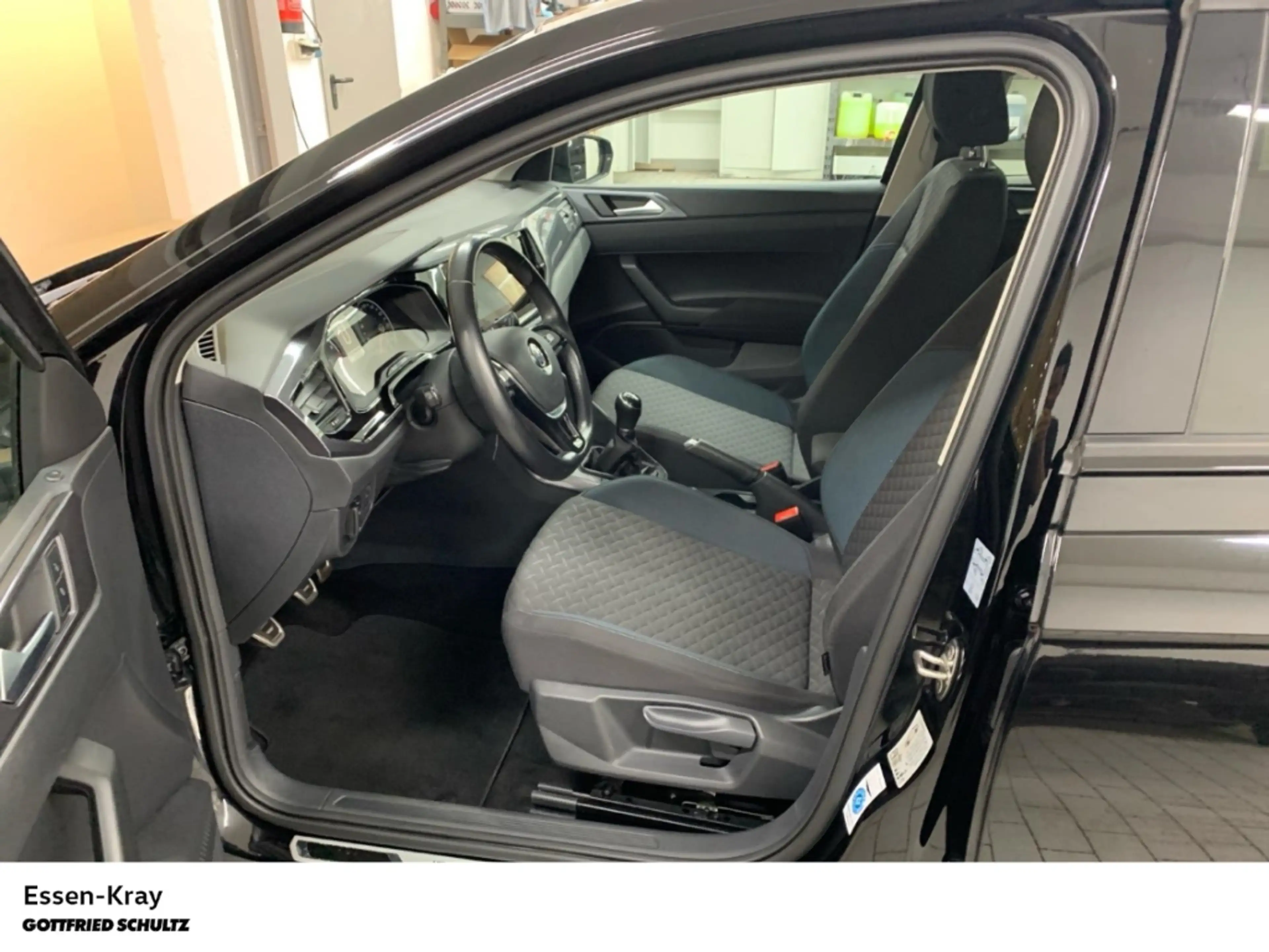 Volkswagen Polo IQ.DRIVE 1.0 Pano Navi Klima — photo 12